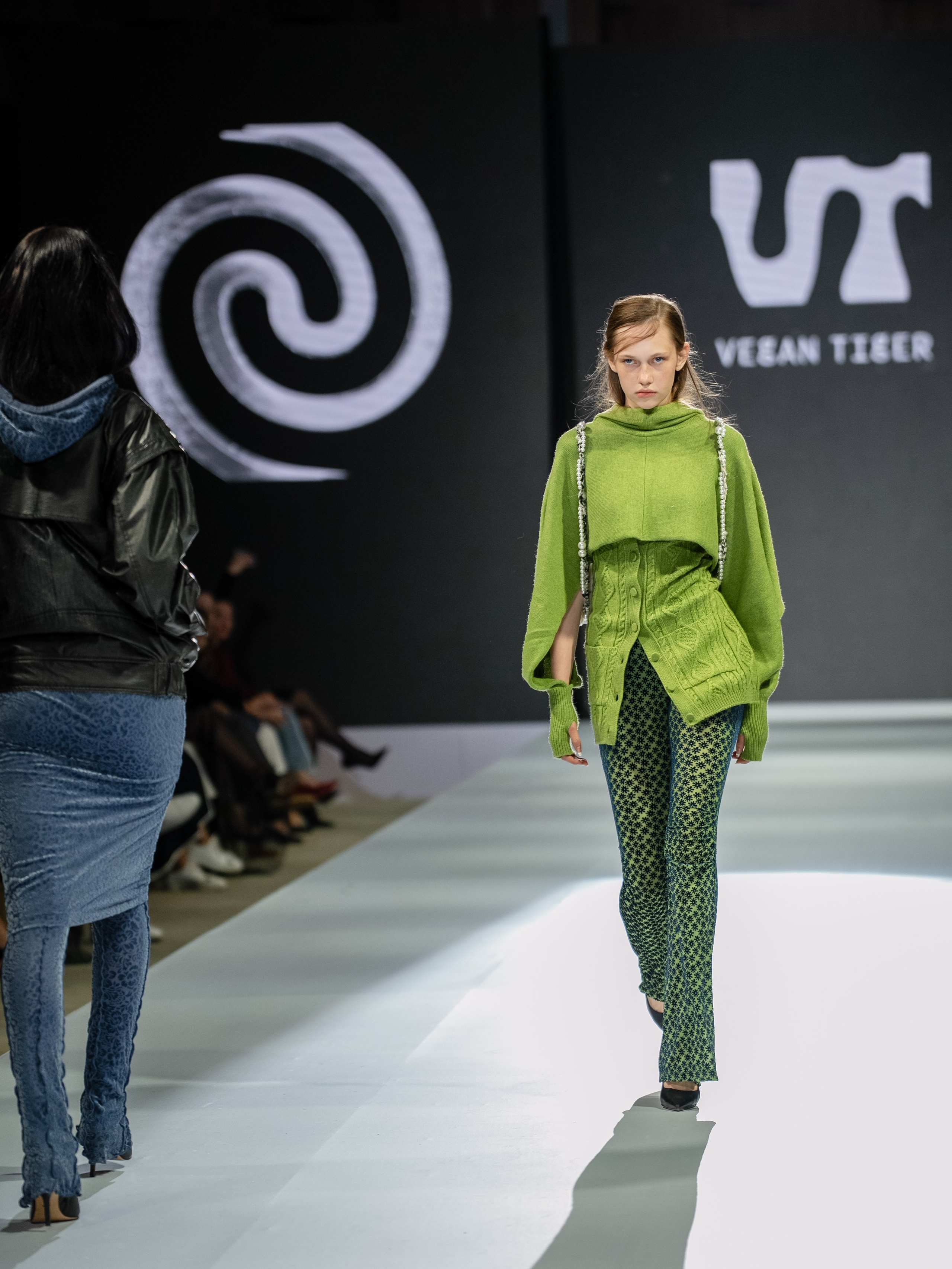 EURASIAN FASHION WEEK Vegan Tiger. Сайт Алматинского НЮ АРТ, будуар и фэшн фотографа Дениса Карпенко