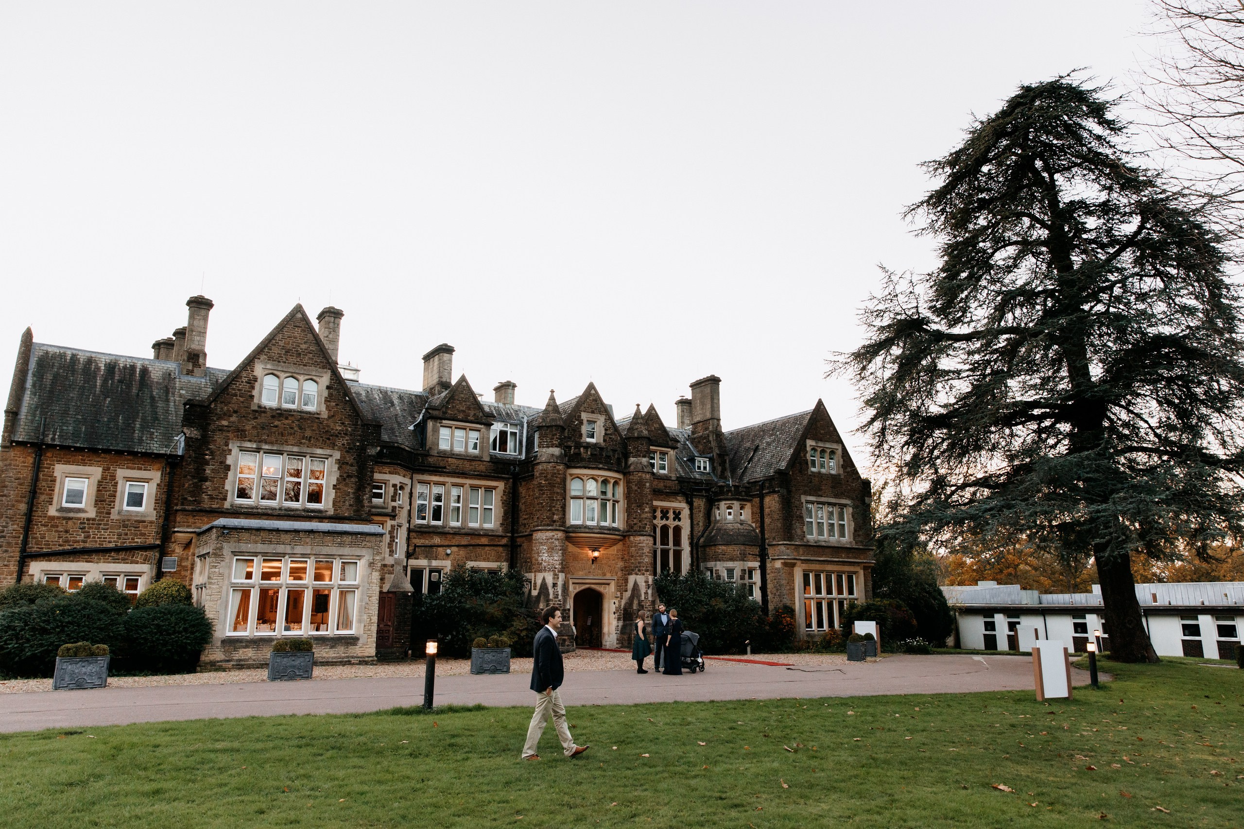 Hartsfield Manor Wedding. Moments Catchers — Wedding Photography & Video Duo in London