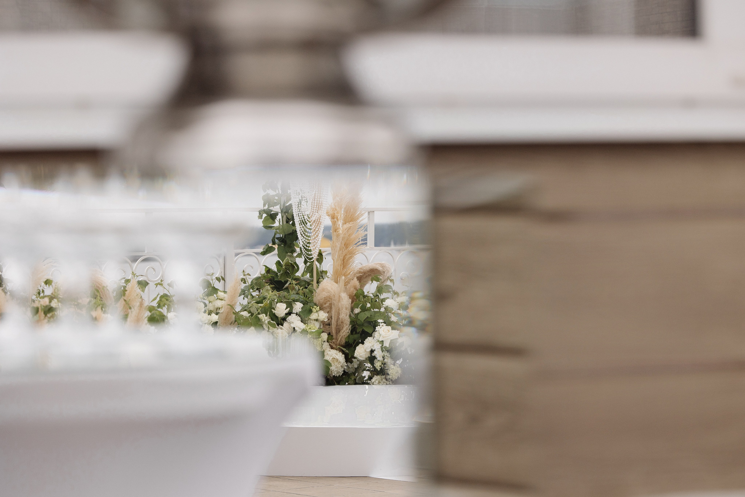 Влюбляться, целоваться. Свадебный фотограф в Москве | Профессиональный фотограф | Выгодные цены на услуги