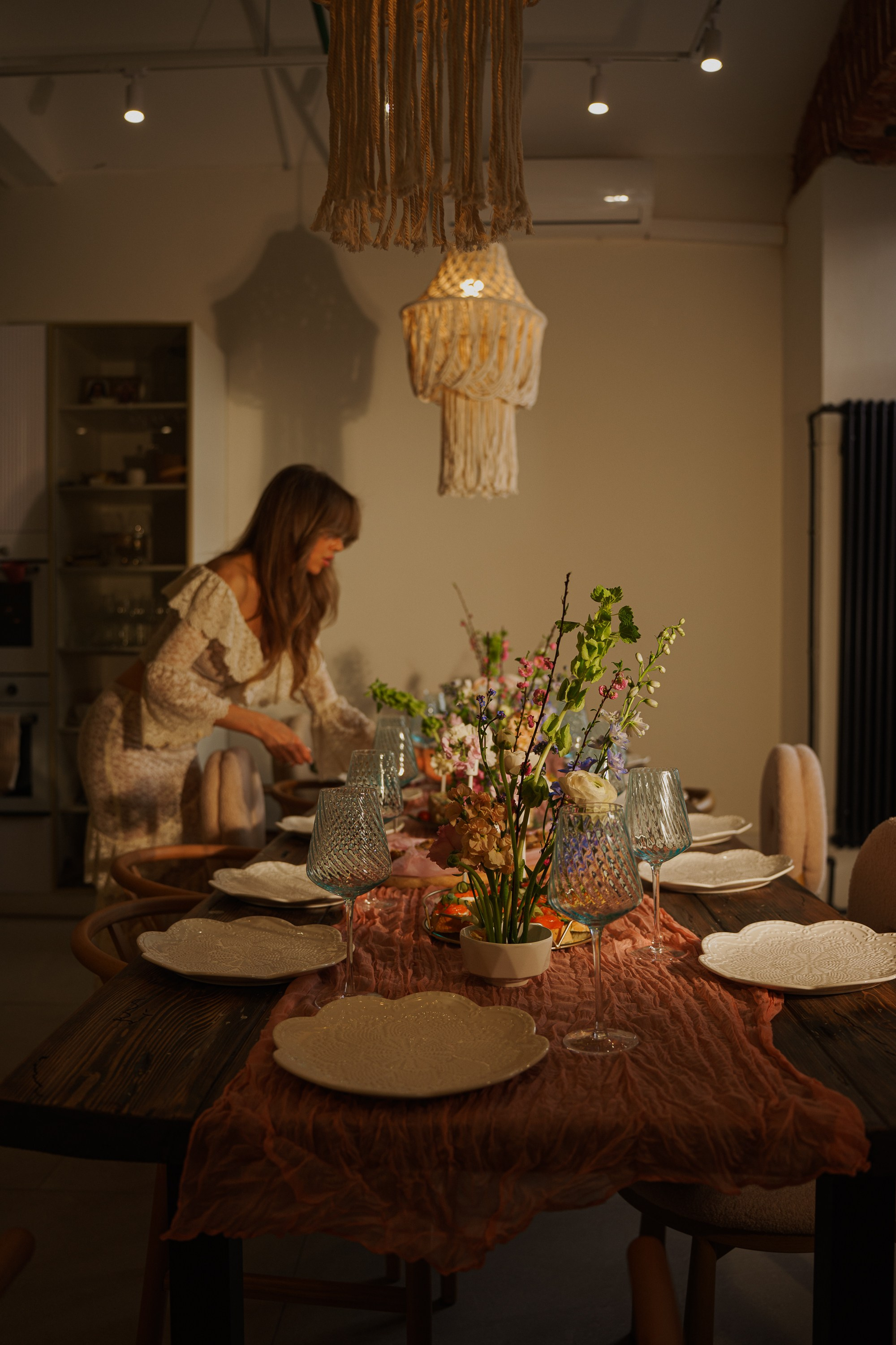 ВЕСЕННИЙ БРАНЧ. Женский портрет