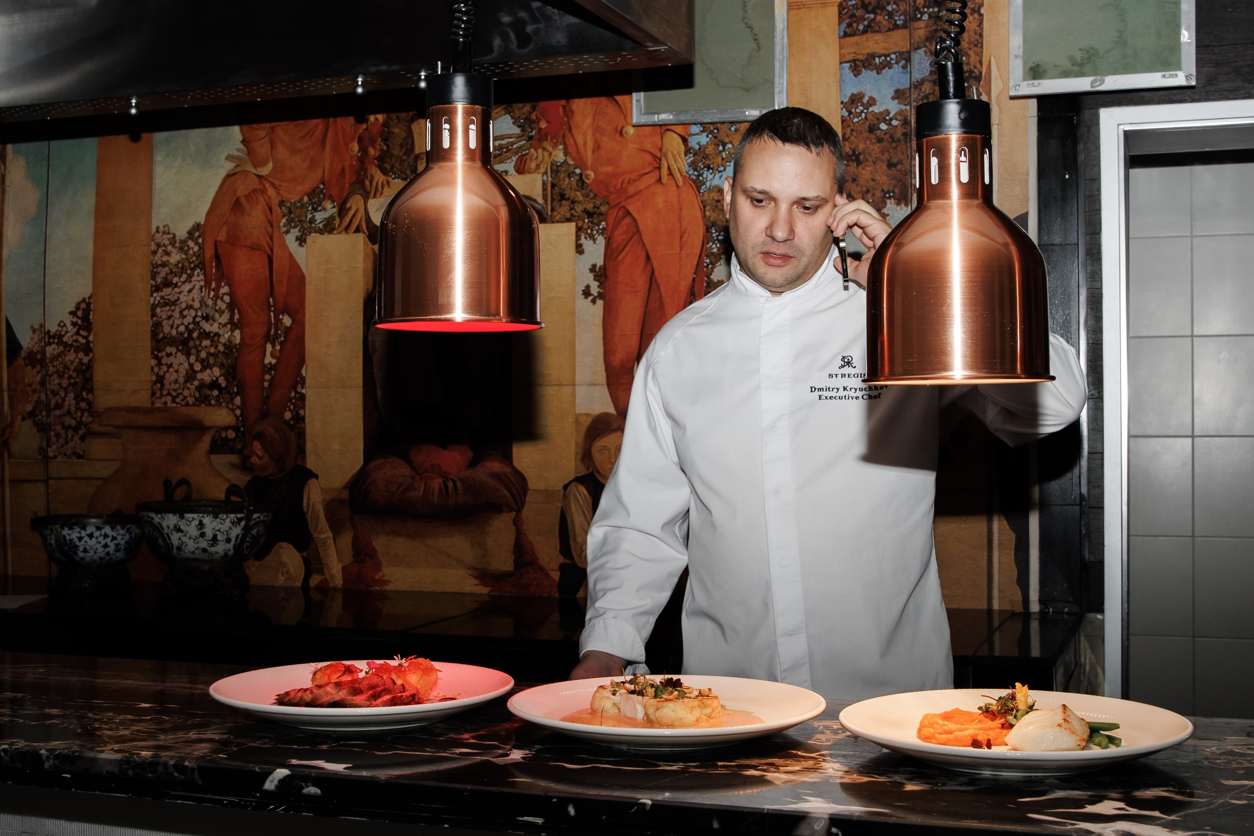 Дмитрий Крючков, шеф-повар отеля The St. Regis Moscow Nikolskaya. Свадебный/Портретный фотограф снимаю в Москве