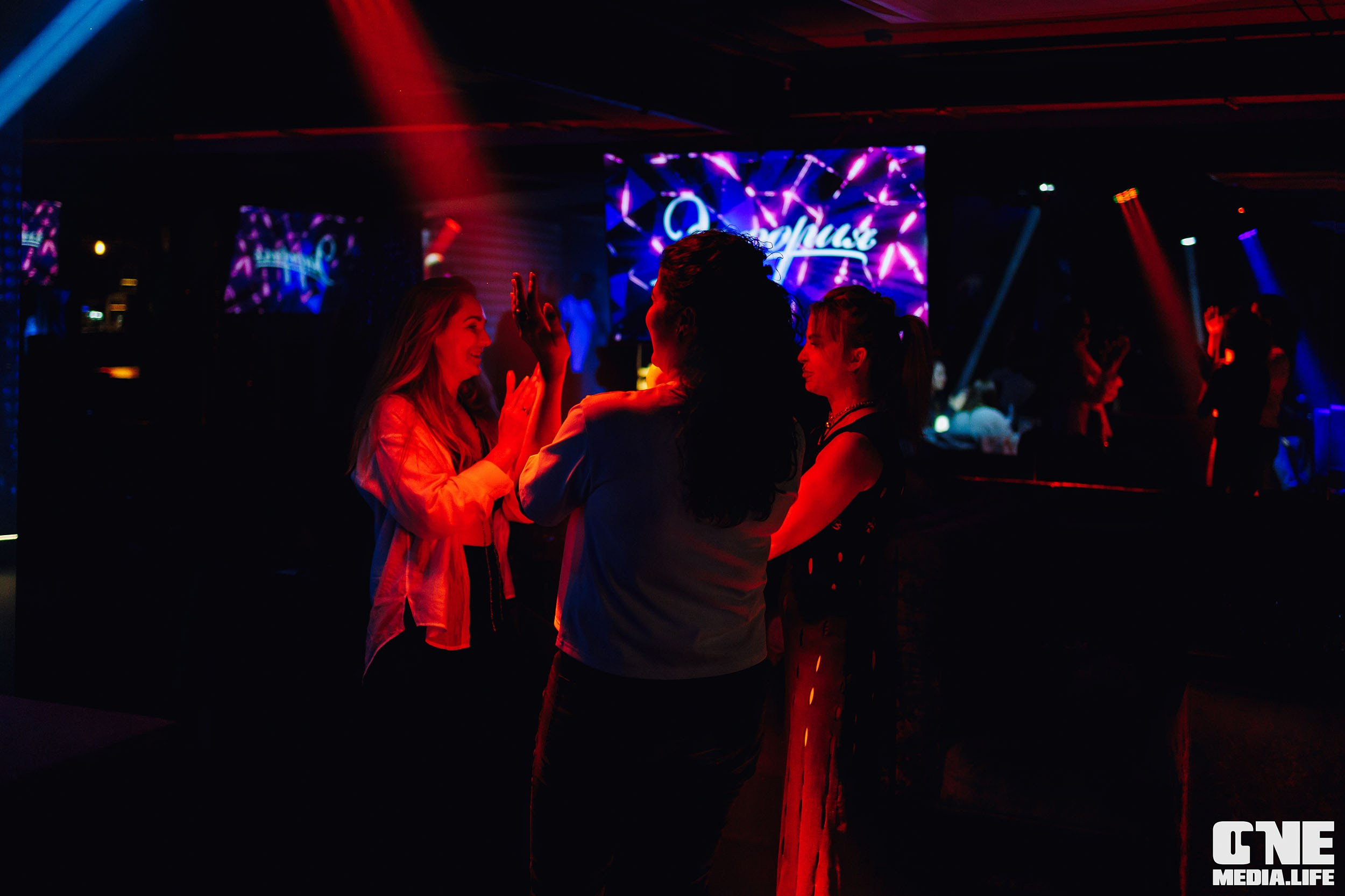 Фоторепортаж из караоке-клуба Эйфория. One Media Life: фоторепортажи, фотоотчеты с мероприятий и заведений