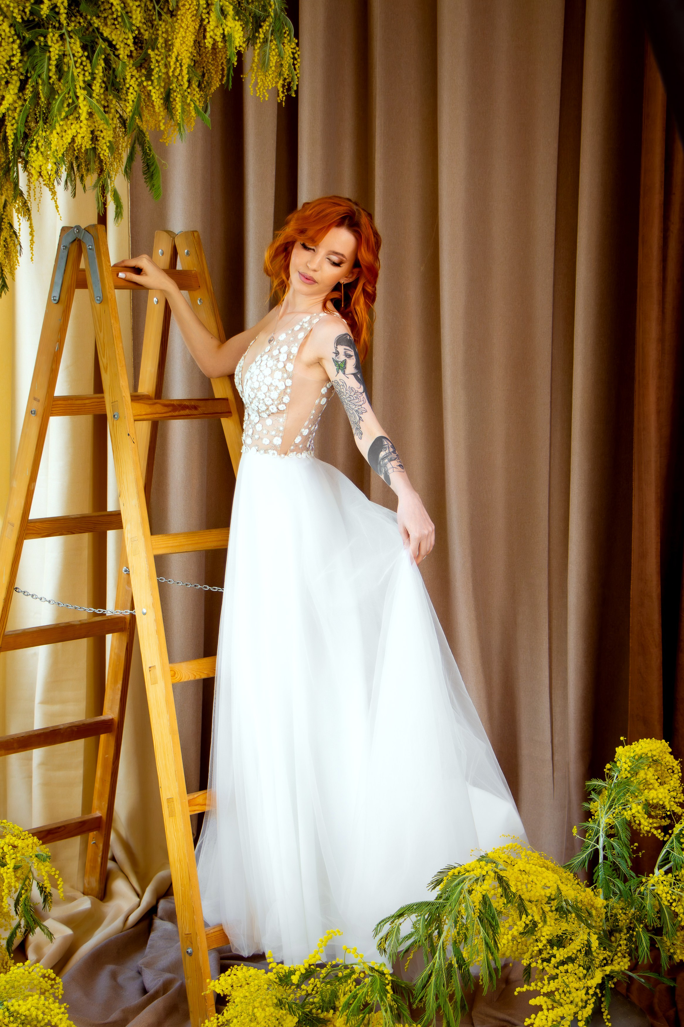 Анна в мимозе. Фотограф Татьяна Матрос