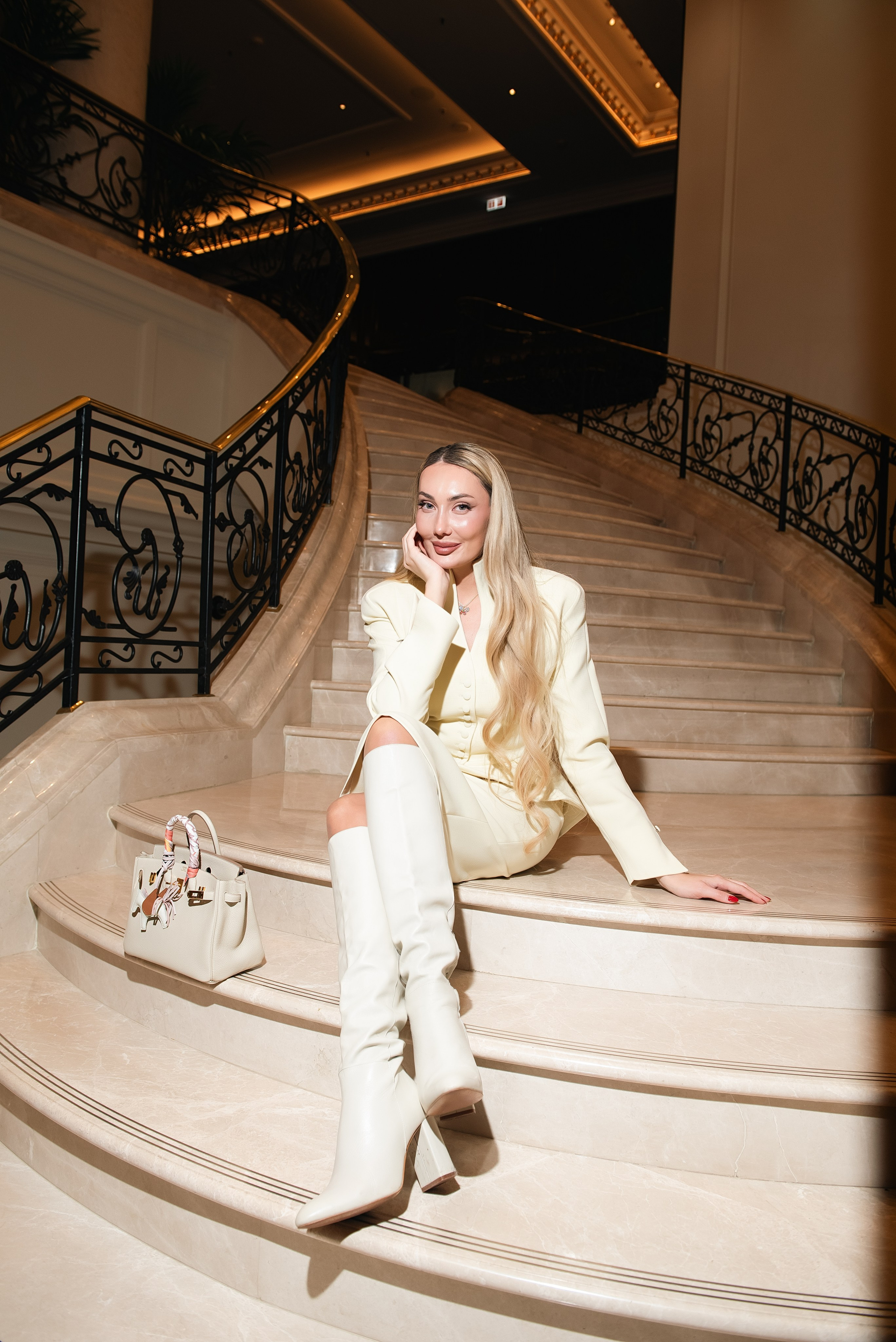 Блогеры, предприниматели. Фотограф, визажист. Москва