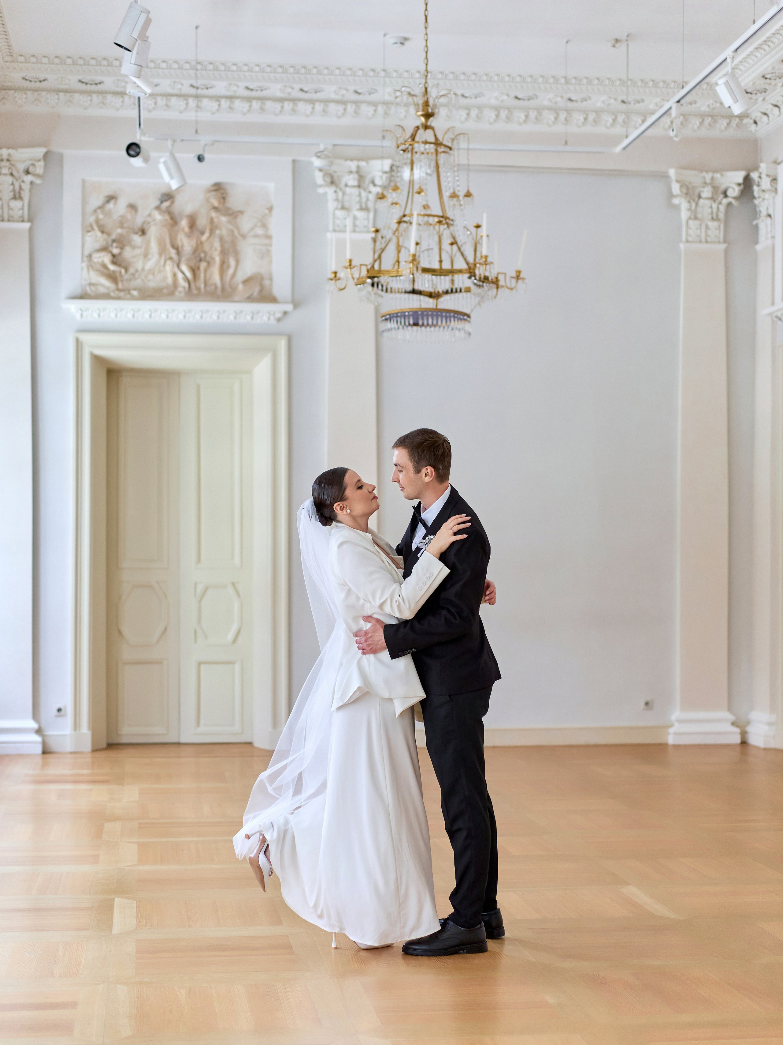 Свадебная фотосессия в Усадьбе Муравьёвых-Апостолов в Москве