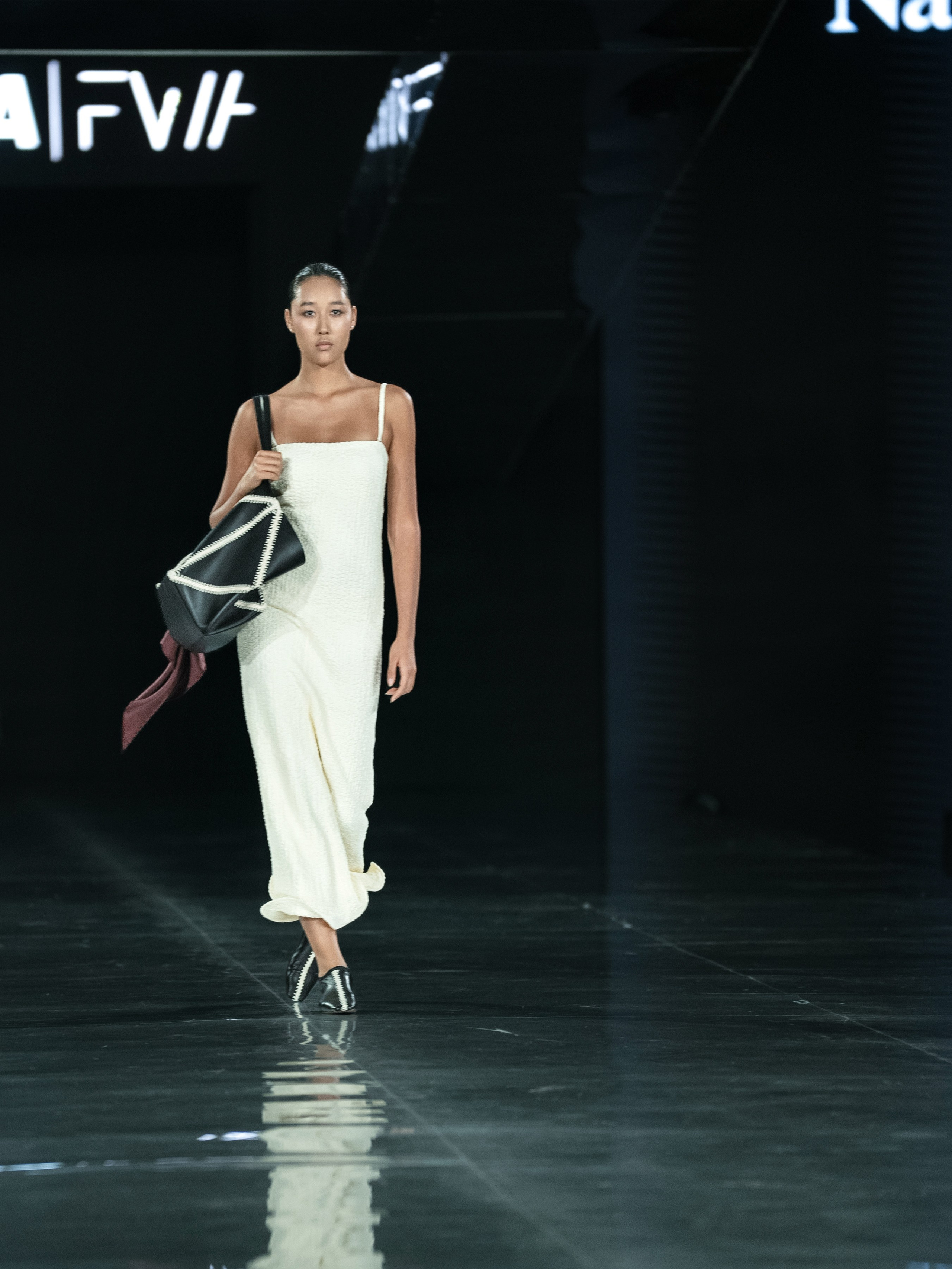 Visa Fashion Week Nanushka. Сайт Алматинского НЮ АРТ, будуар и фэшн фотографа Дениса Карпенко
