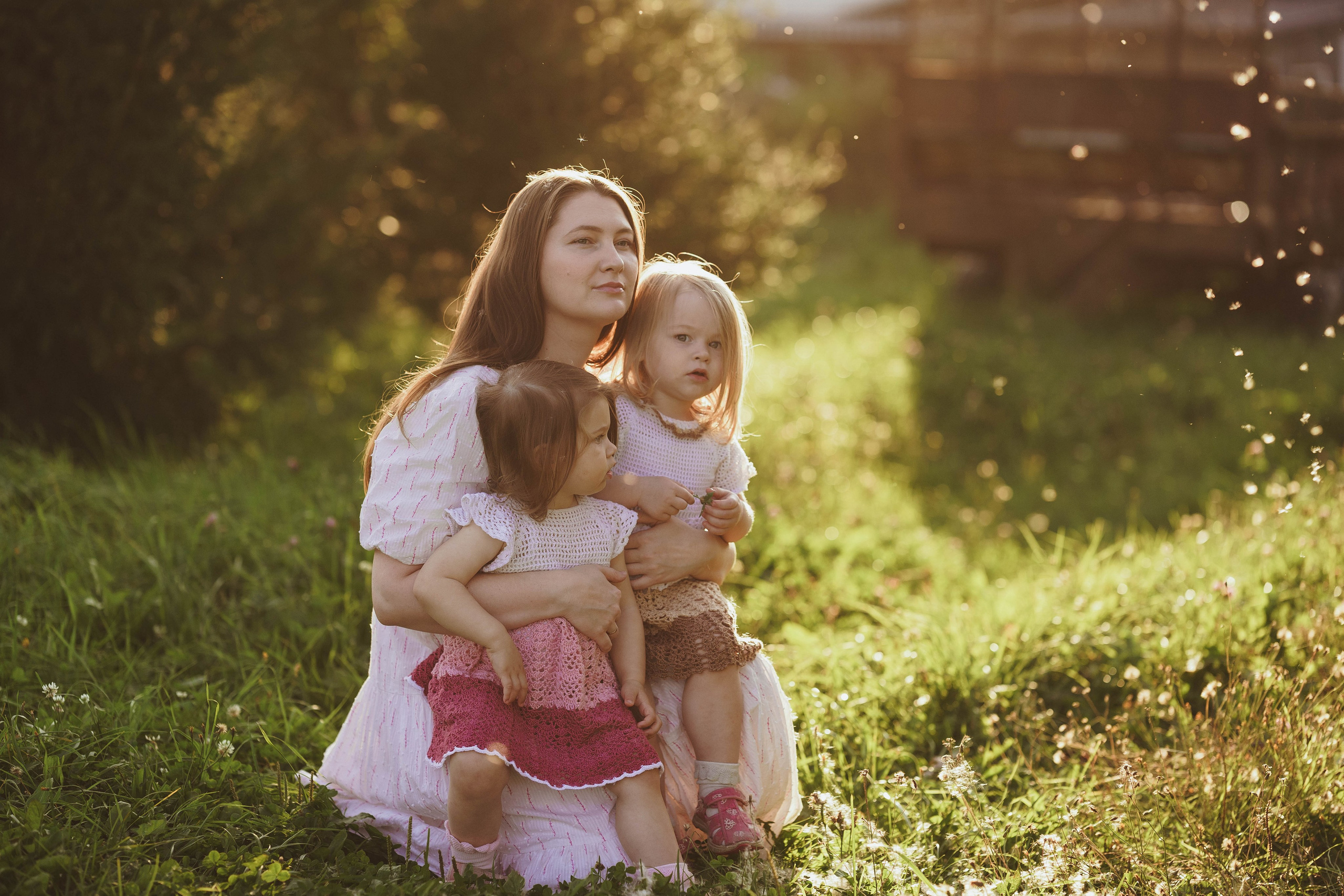 Мама с двойняшками, Костромская область. Наталья Дукалова фотограф Щелково Королев Пушкино Москва Балашиха
