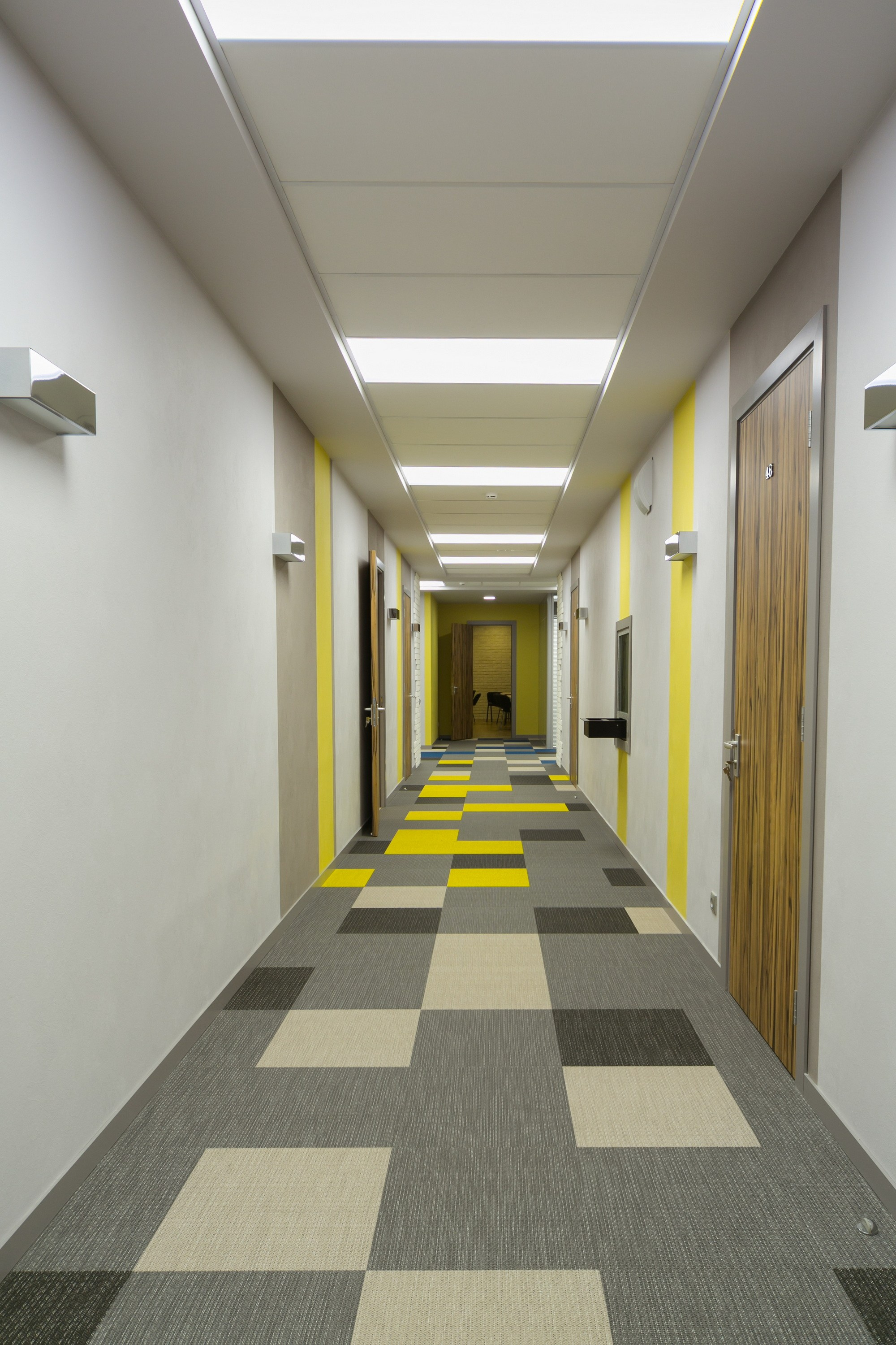 Офисное помещение в бизнес-центре