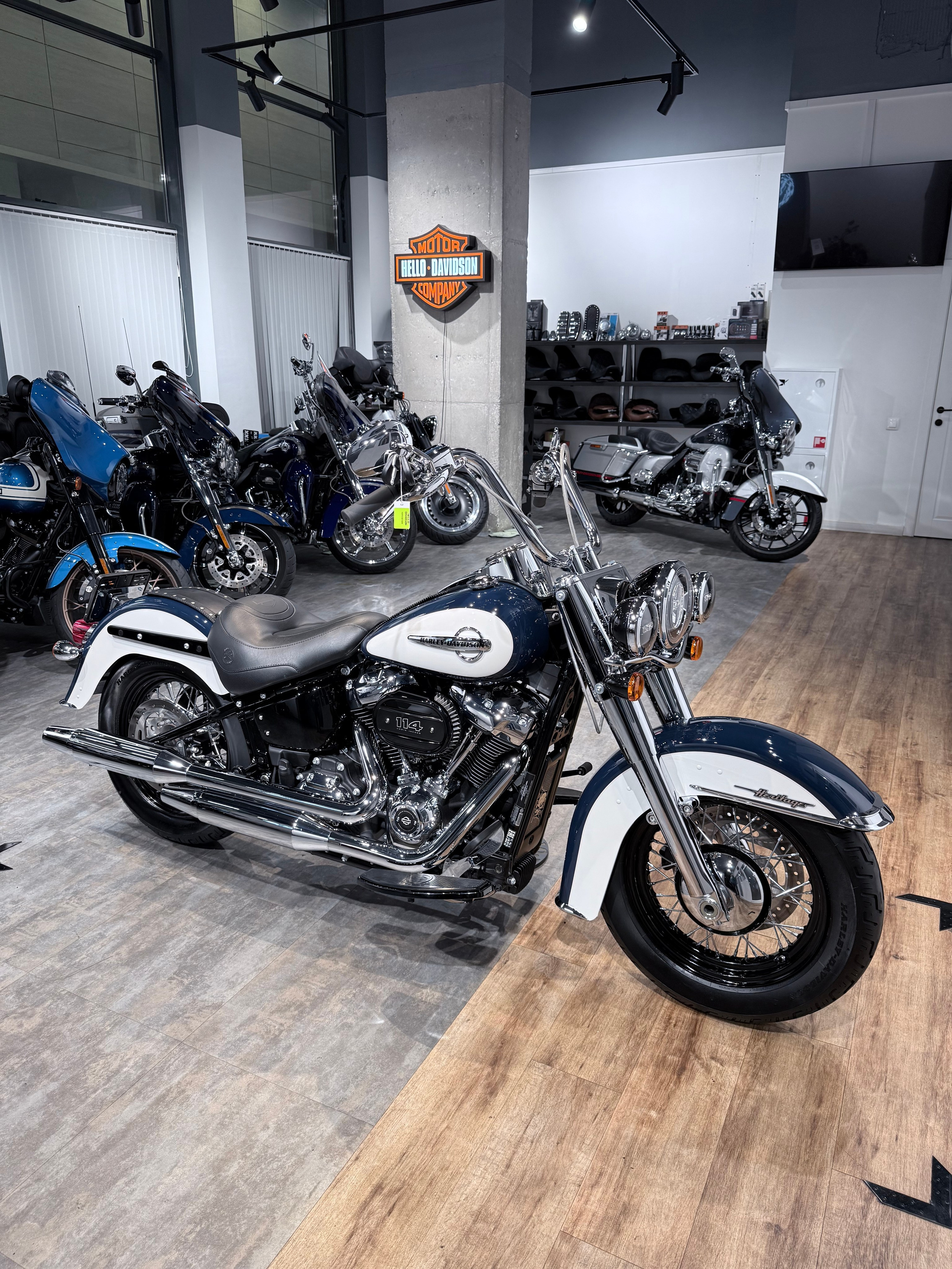 114 Heritage NEW (Billiard Blue & White). Hello Davidson, Москва. Только хорошие мотоциклы…