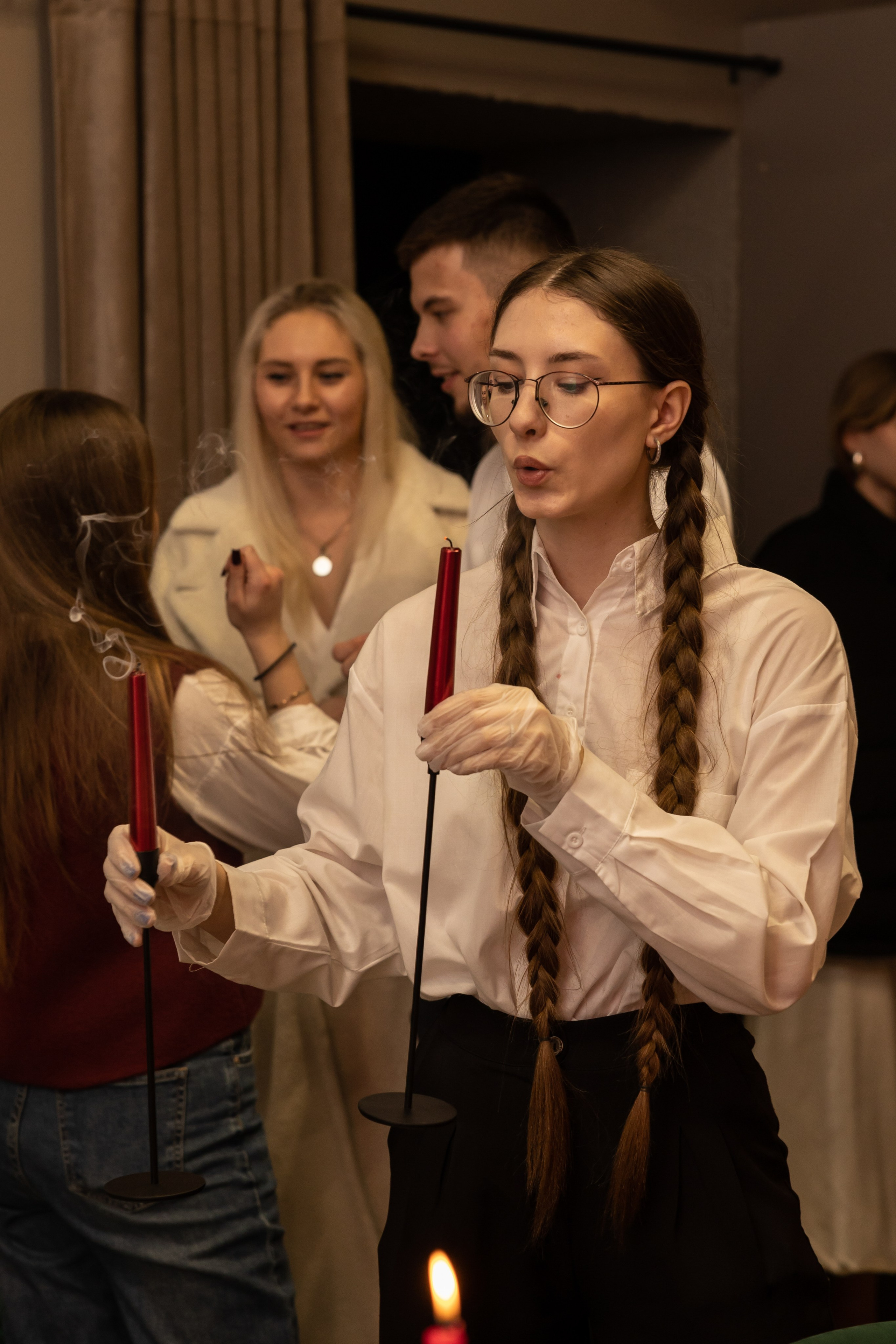 День рождение Марии, иммерсивный ужин. Семейный и женский фотограф, стильный репортаж в г. Новосибирск