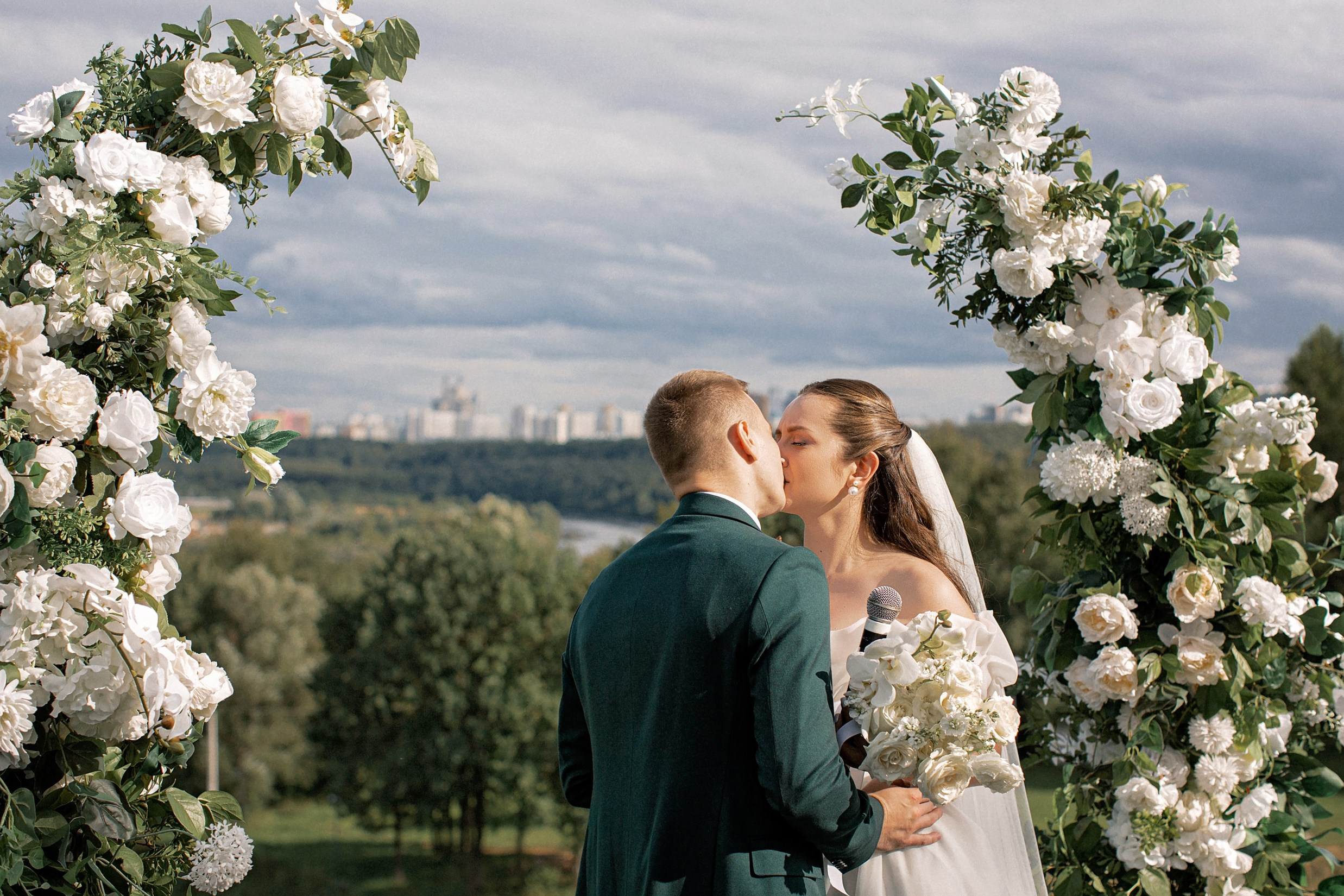 Свадьба на природе. Свадебный и портретный фотограф Москва