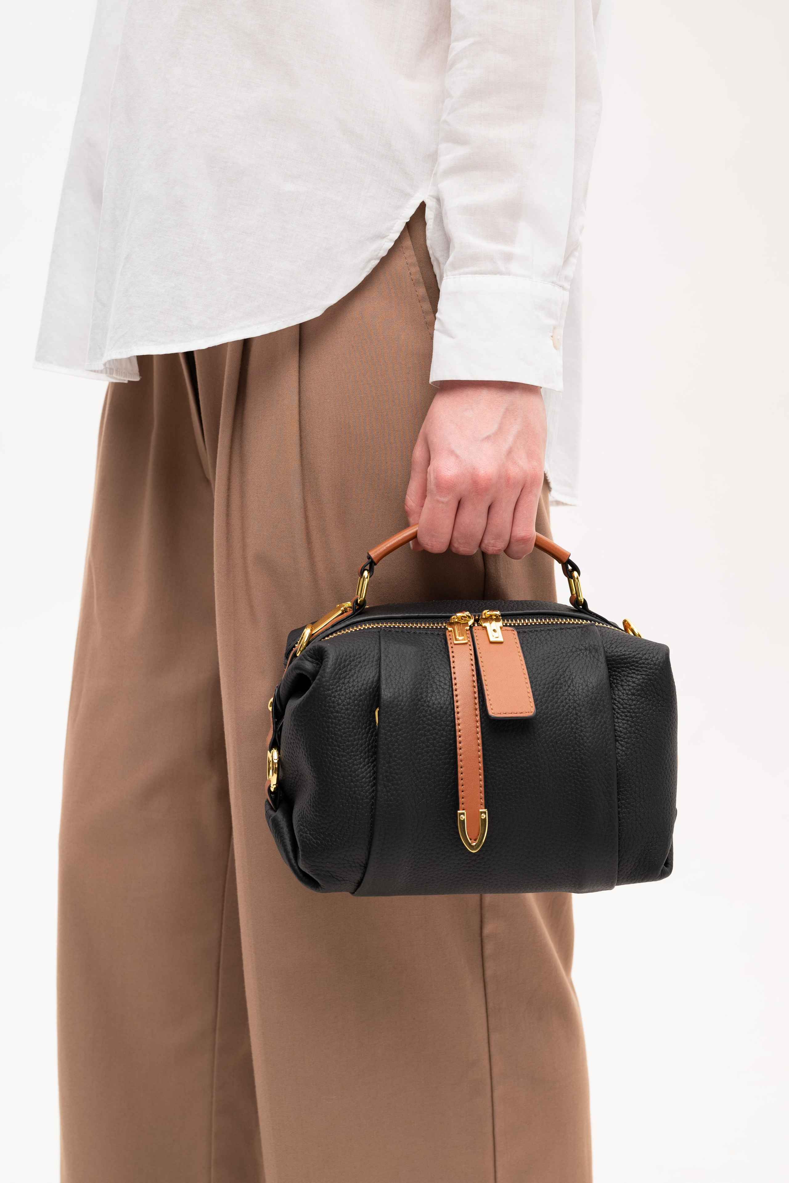 Сумки. Предметный фотограф, фото для маркетплейсов Пятигорск, КМВ