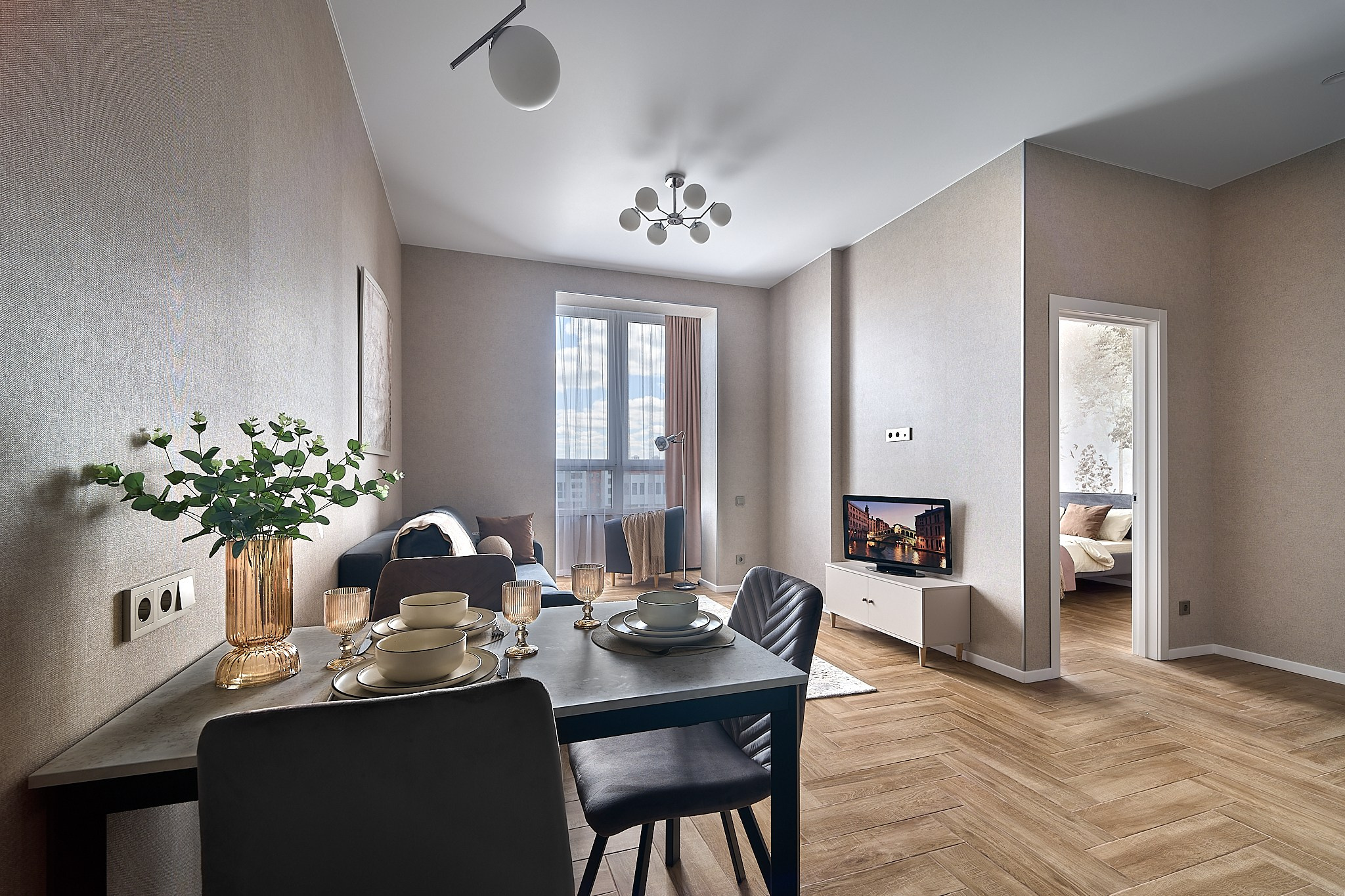 «Евро-двушка» на продажу. Заказчик АН «Самолёт+». Главная