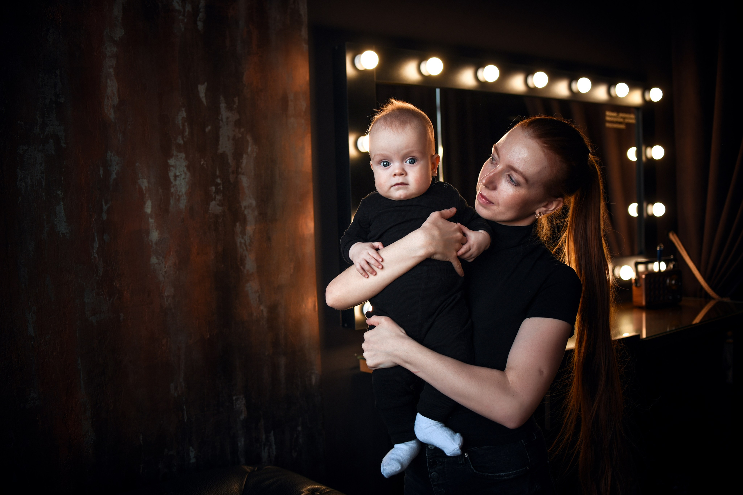 Семейная студийная фотосессия 3. Свадебный, семейный, детский, контент фотограф в Омске Максим Ильин