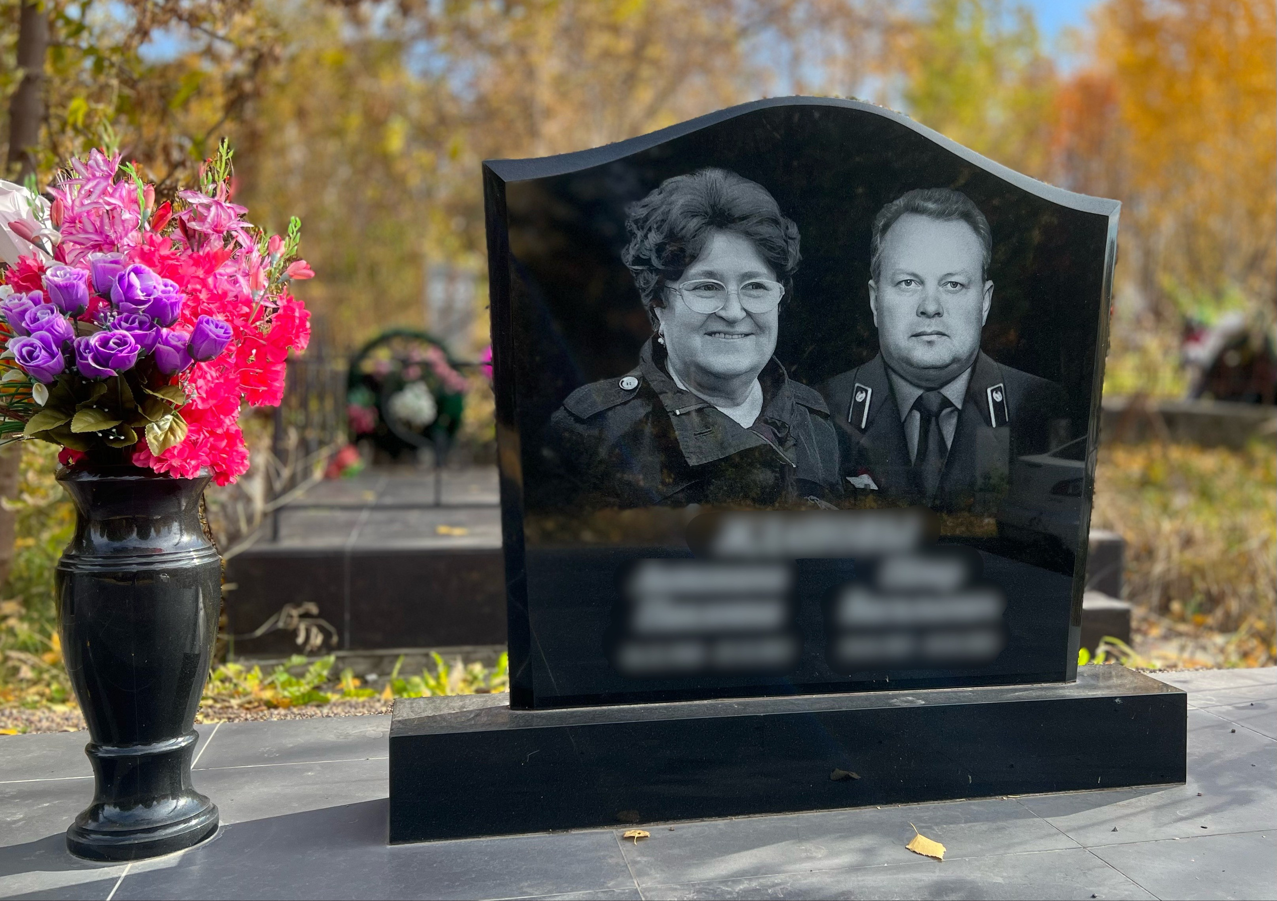 Гравировка от наших художников. ГРАНИТ26 Ритуальные услуги Железногорск. Благоустройство могил, продажа памятников