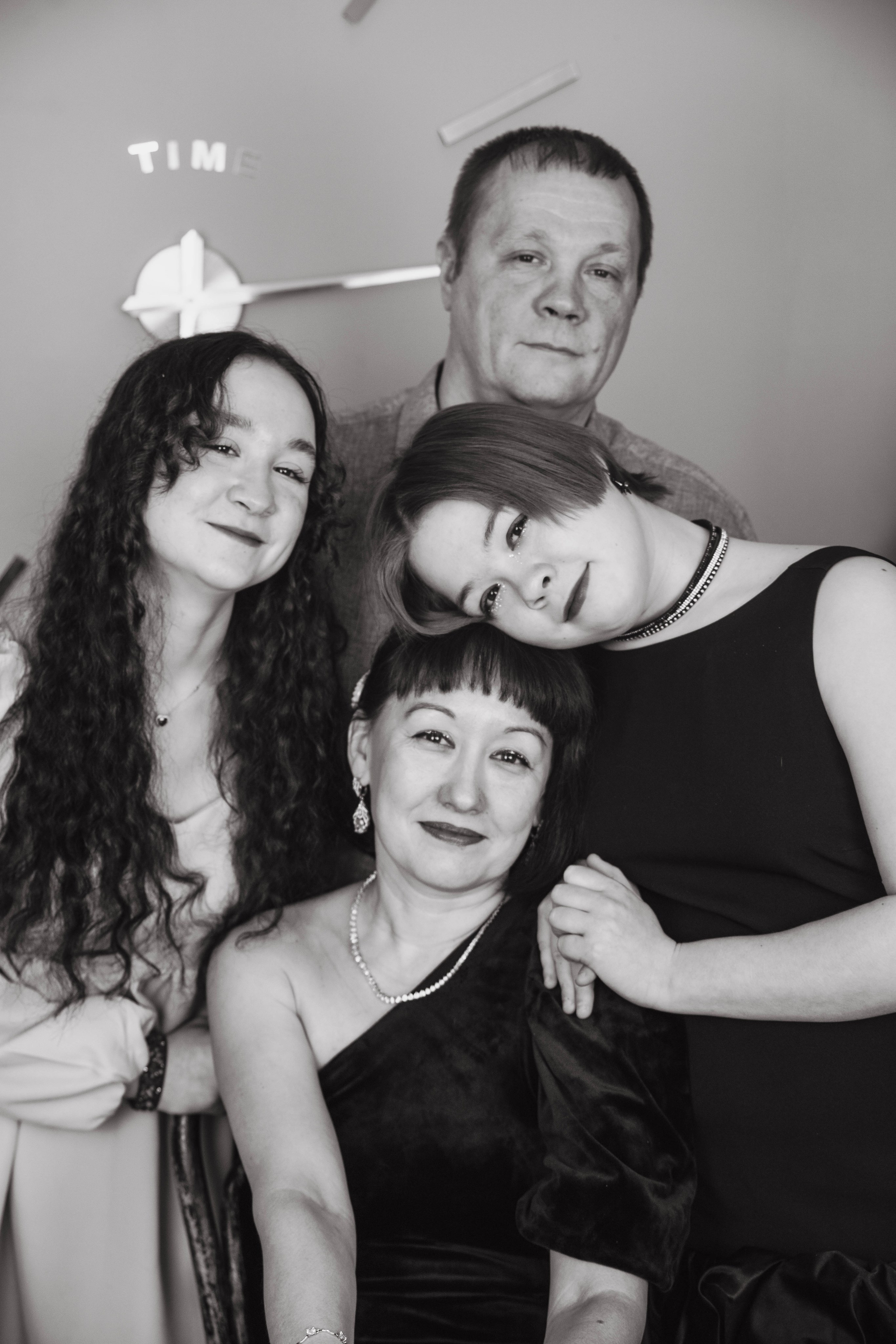 Новый год. Александра и семья. Фотограф Лапочкина Татьяна