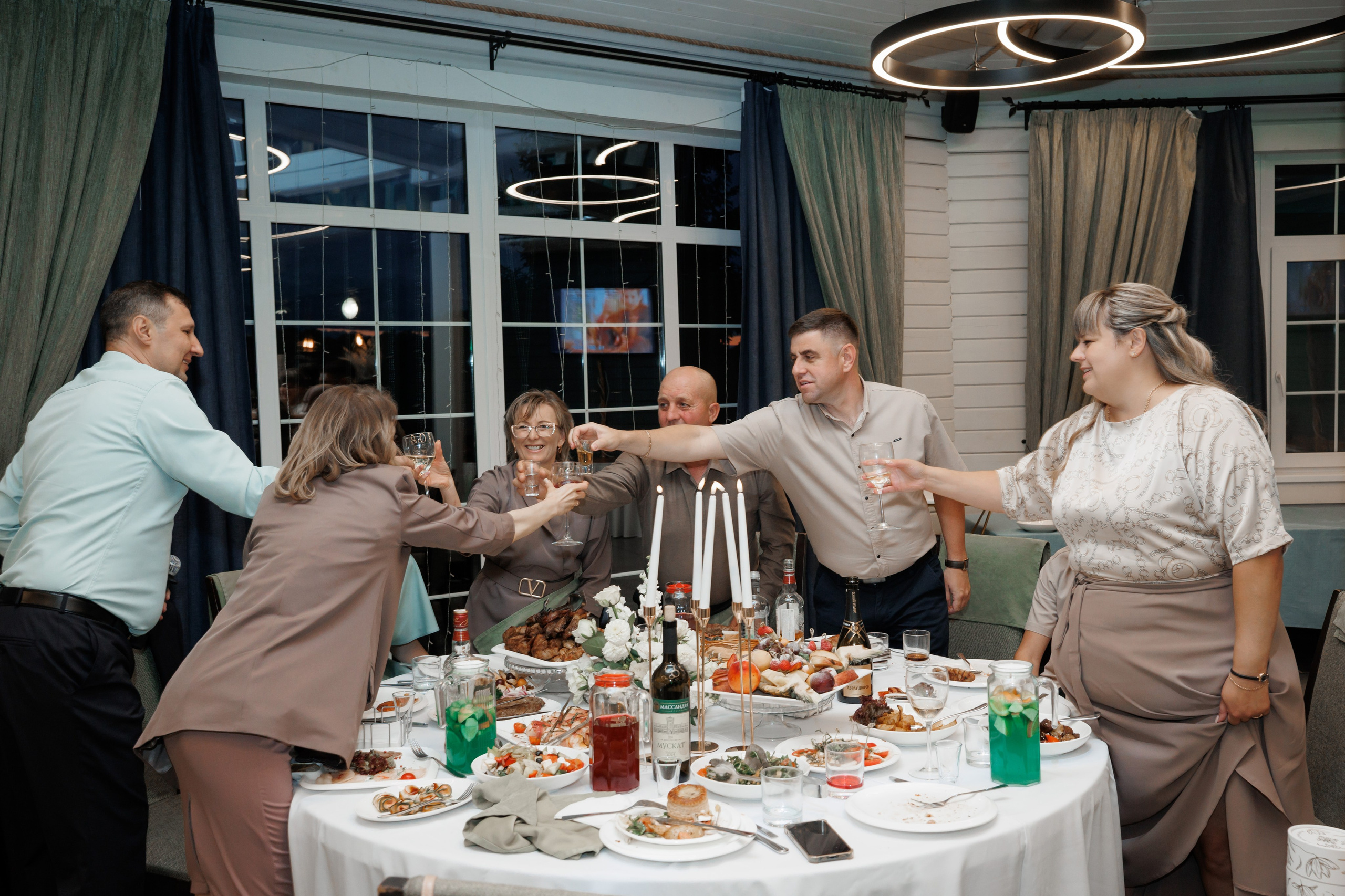 Регистрация в отеле Fish Point, ЗАГС Бутово, прогулка в Остафьево. Свадебный и репортажный фотограф (Москва, Королев и другие)