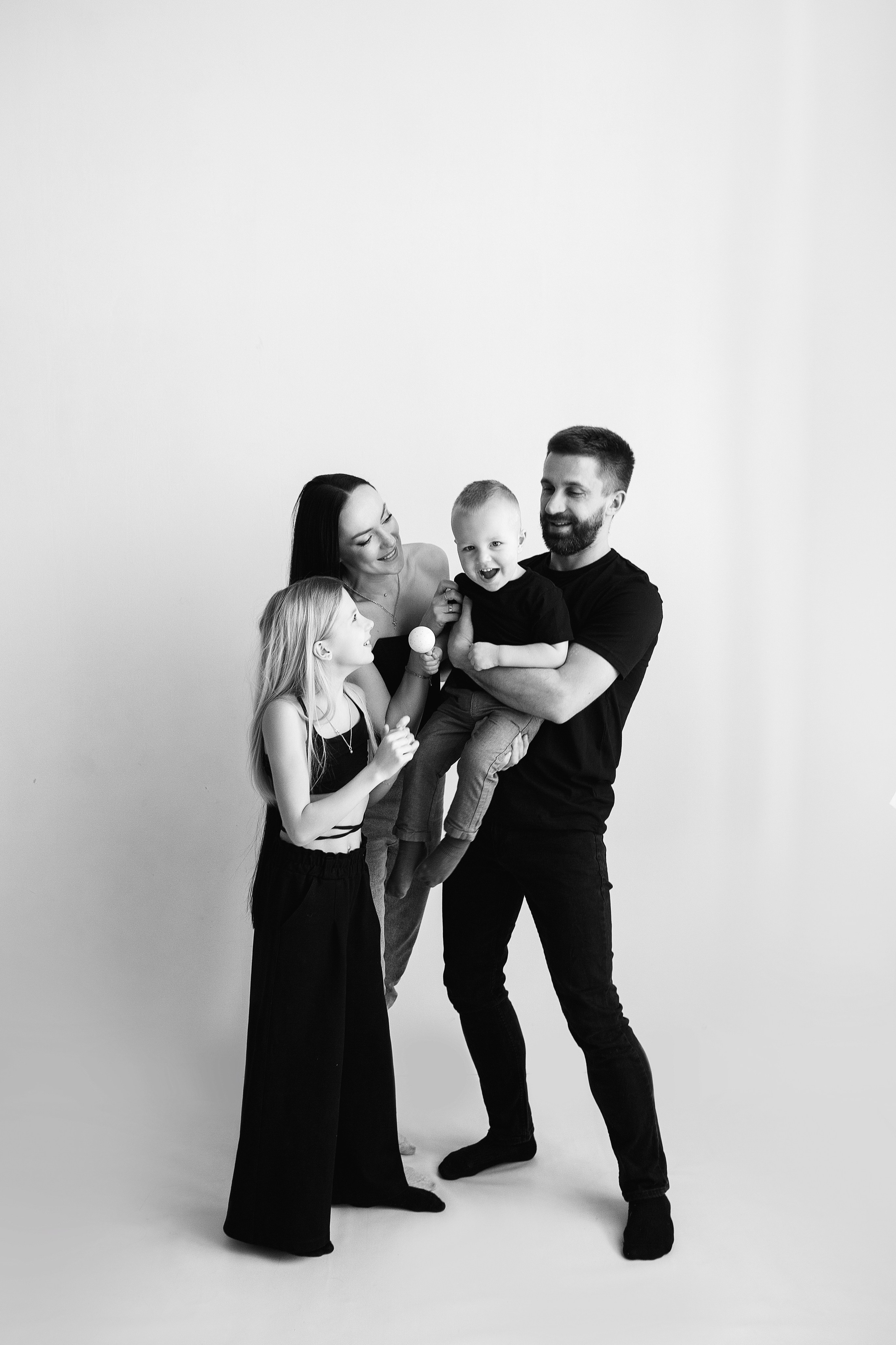 ЧБ серия. Фотограф новорожденных Оксана Полевская