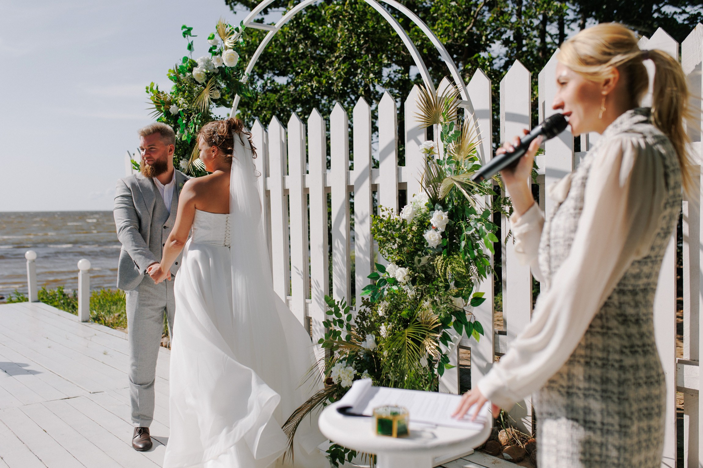 Свадебная фотосессия на финском заливе. Свадебный фотограф СПБ