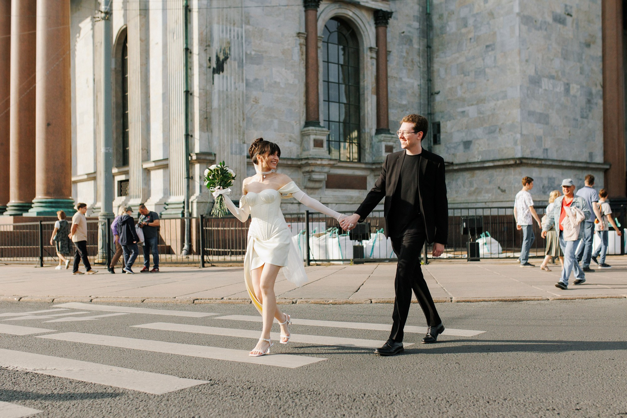 Свадебная фотосессия на Исаакиевской площади. Свадебный фотограф СПБ