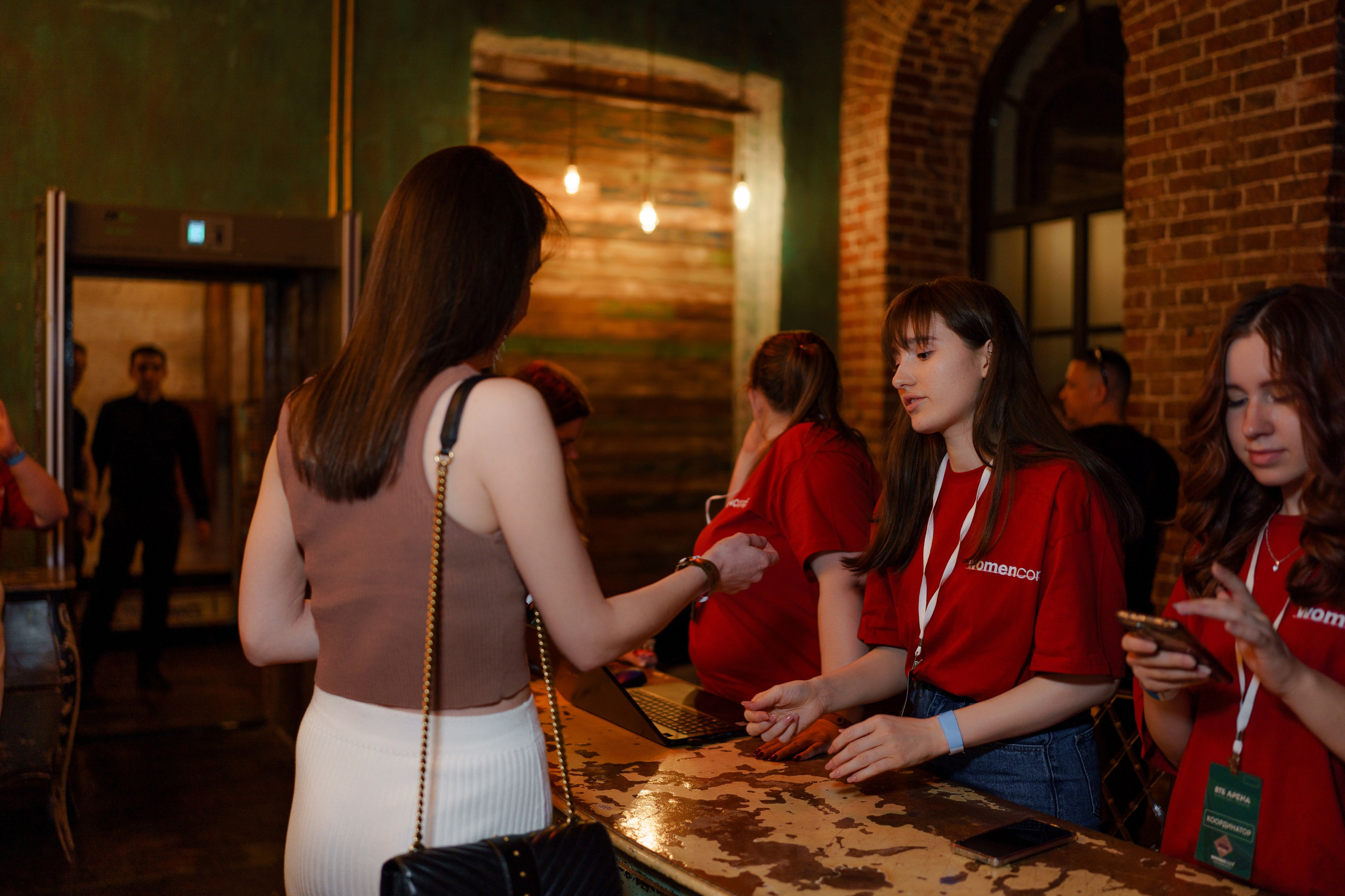 Фотограф на самую масштабную женскую конференцию в России WomenConf. Репортажный фотограф Москва Сергей Дружинин
