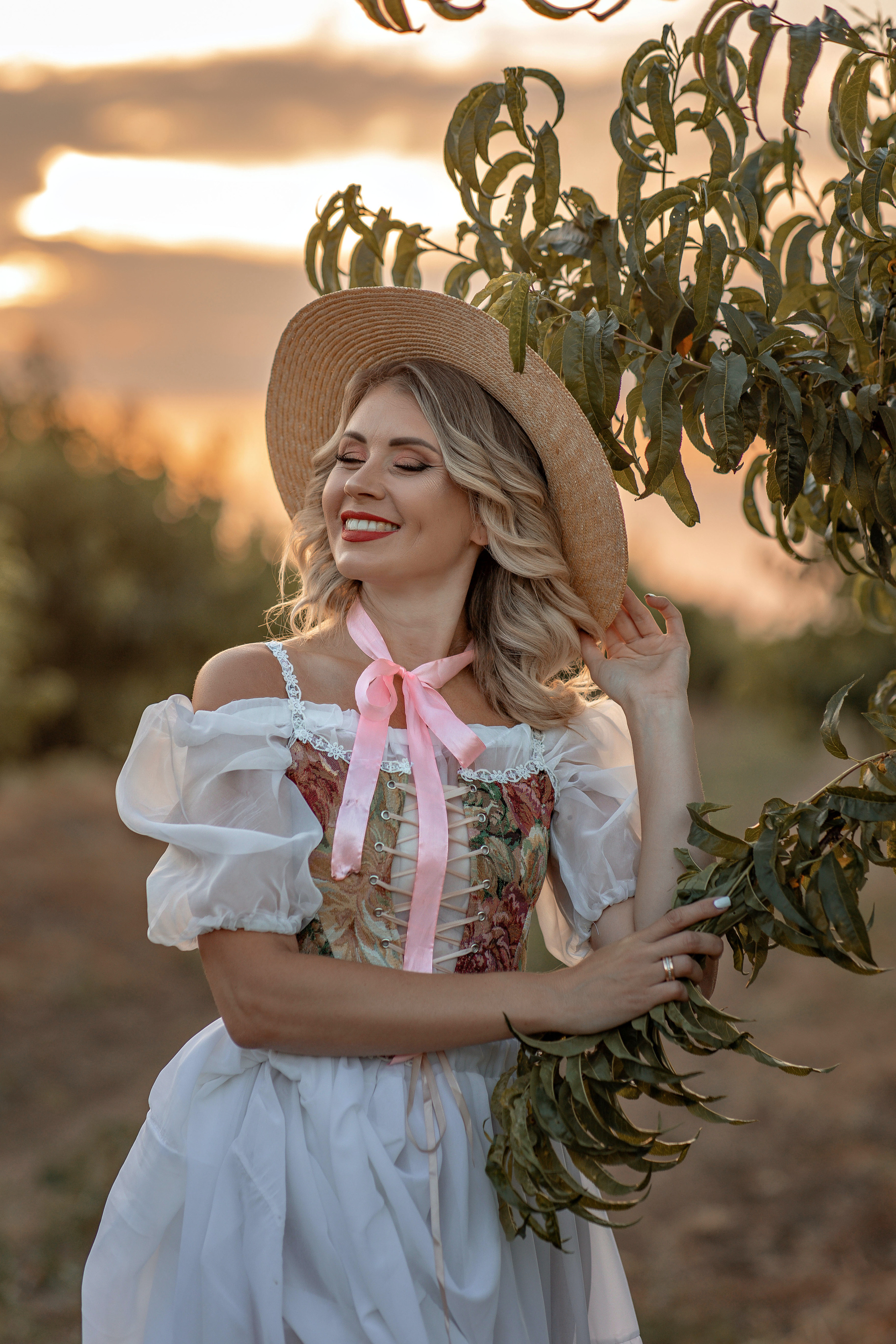 Фотосессия тематическая с идеей. Фотограф-стилист Крым Прокат одежды в Крыму. Фотосессии в Крыму