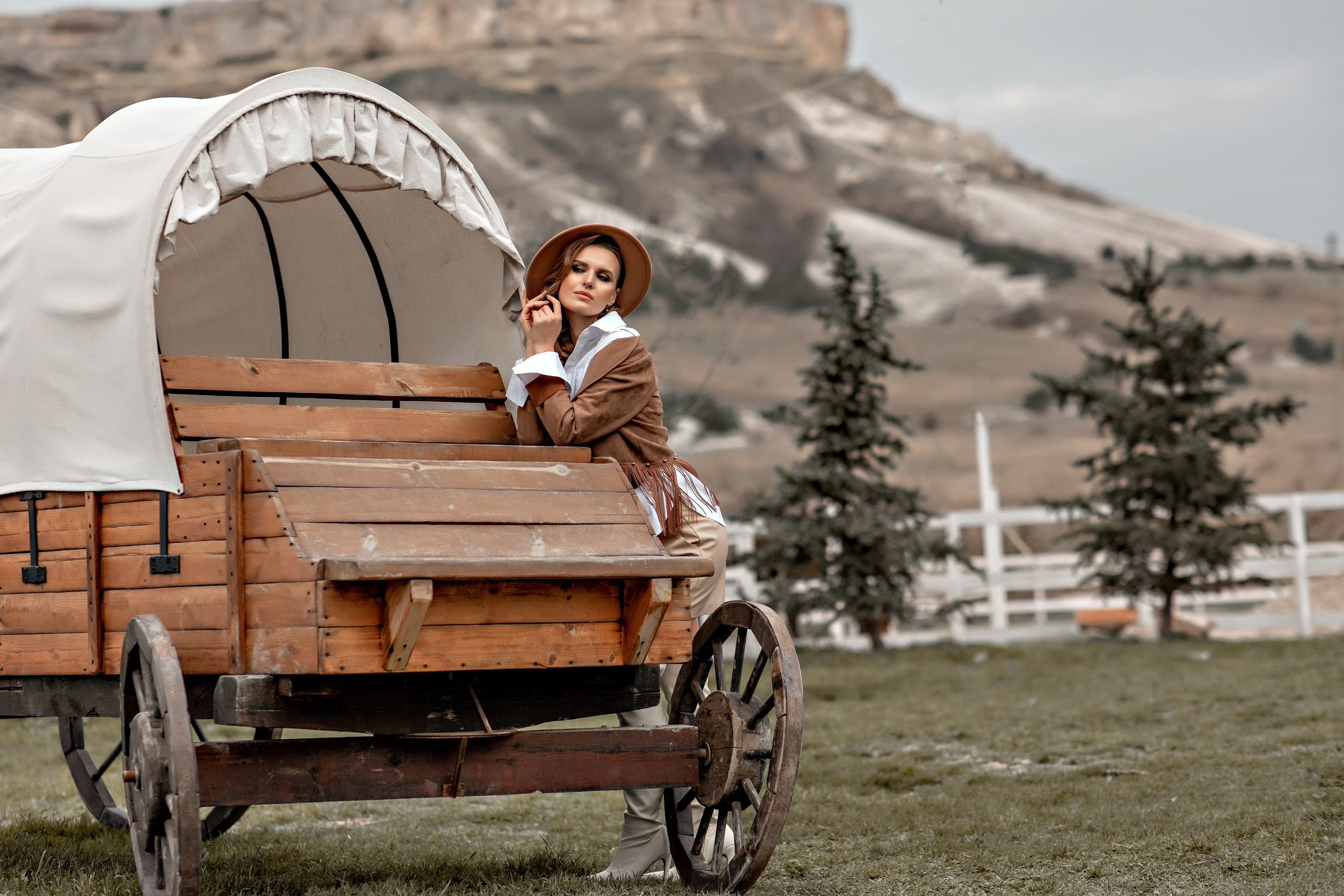 Фотосессия тематическая с идеей. Фотограф-стилист Крым Прокат одежды в Крыму. Фотосессии в Крыму