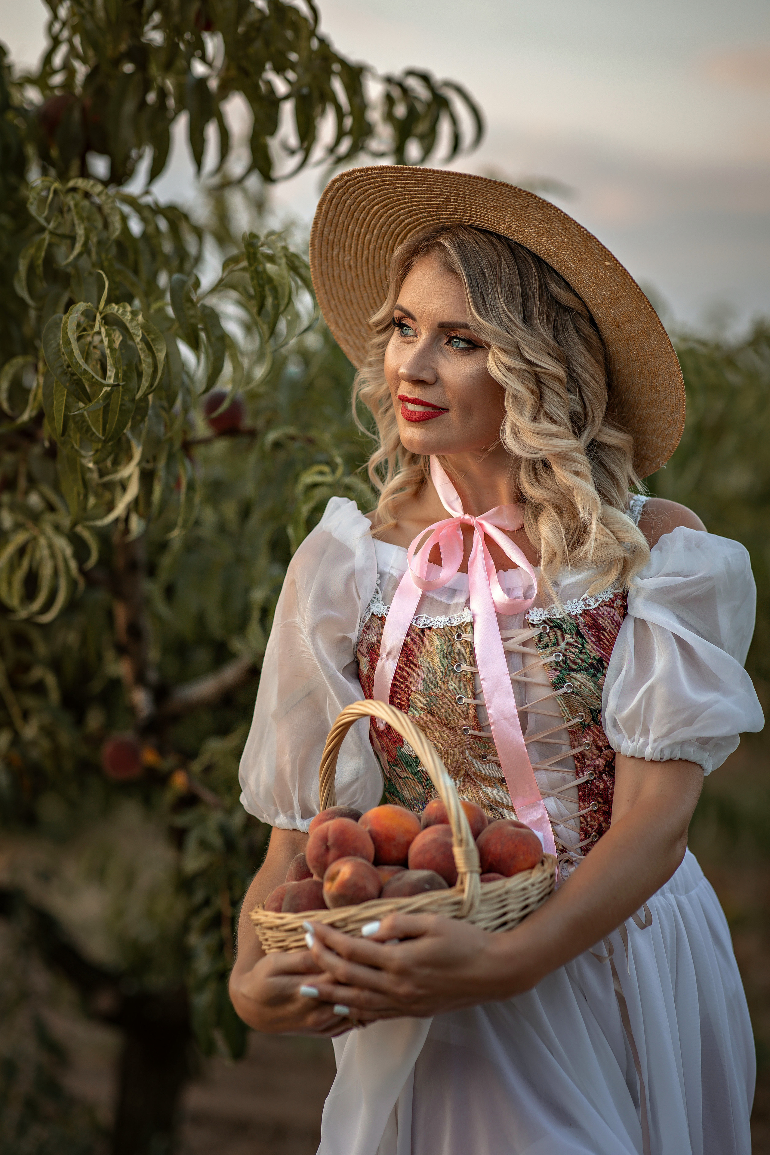 Фотосессия тематическая с идеей. Фотограф-стилист Крым Прокат одежды в Крыму. Фотосессии в Крыму