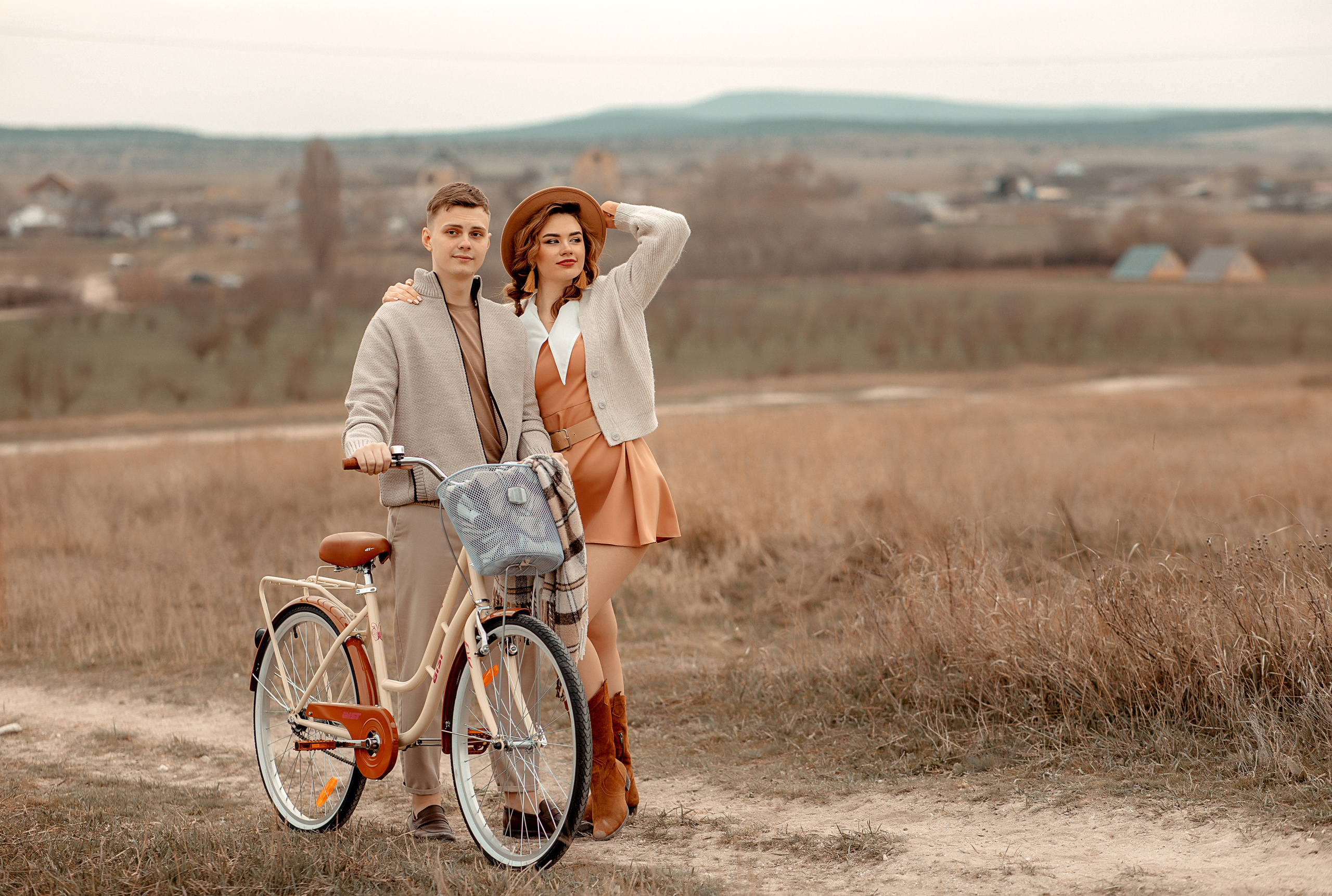 Выездные фотосессии. Съемка для влюбленных. Фотограф-стилист Крым Прокат одежды в Крыму. Фотосессии в Крыму