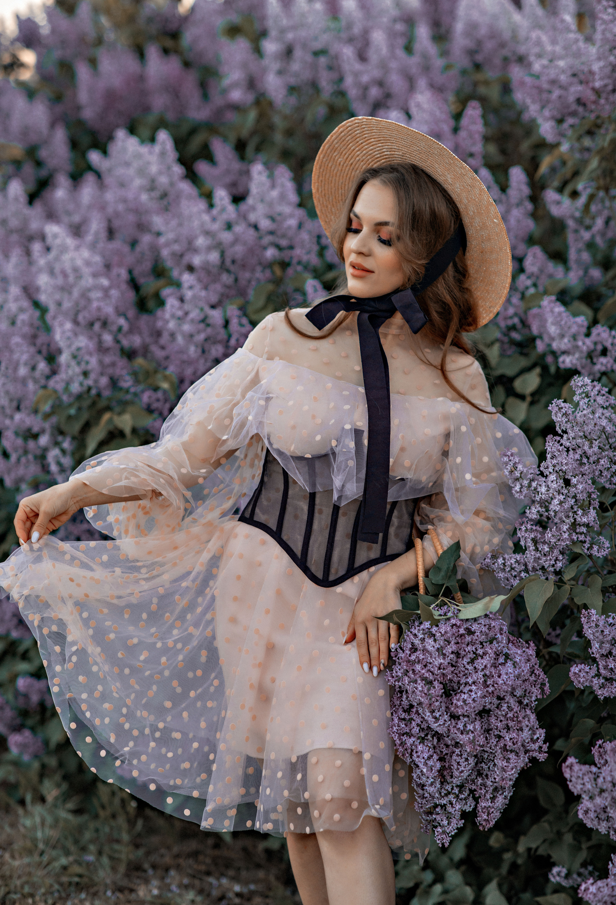 В цветении. Фотограф-стилист Крым Прокат одежды в Крыму. Фотосессии в Крыму