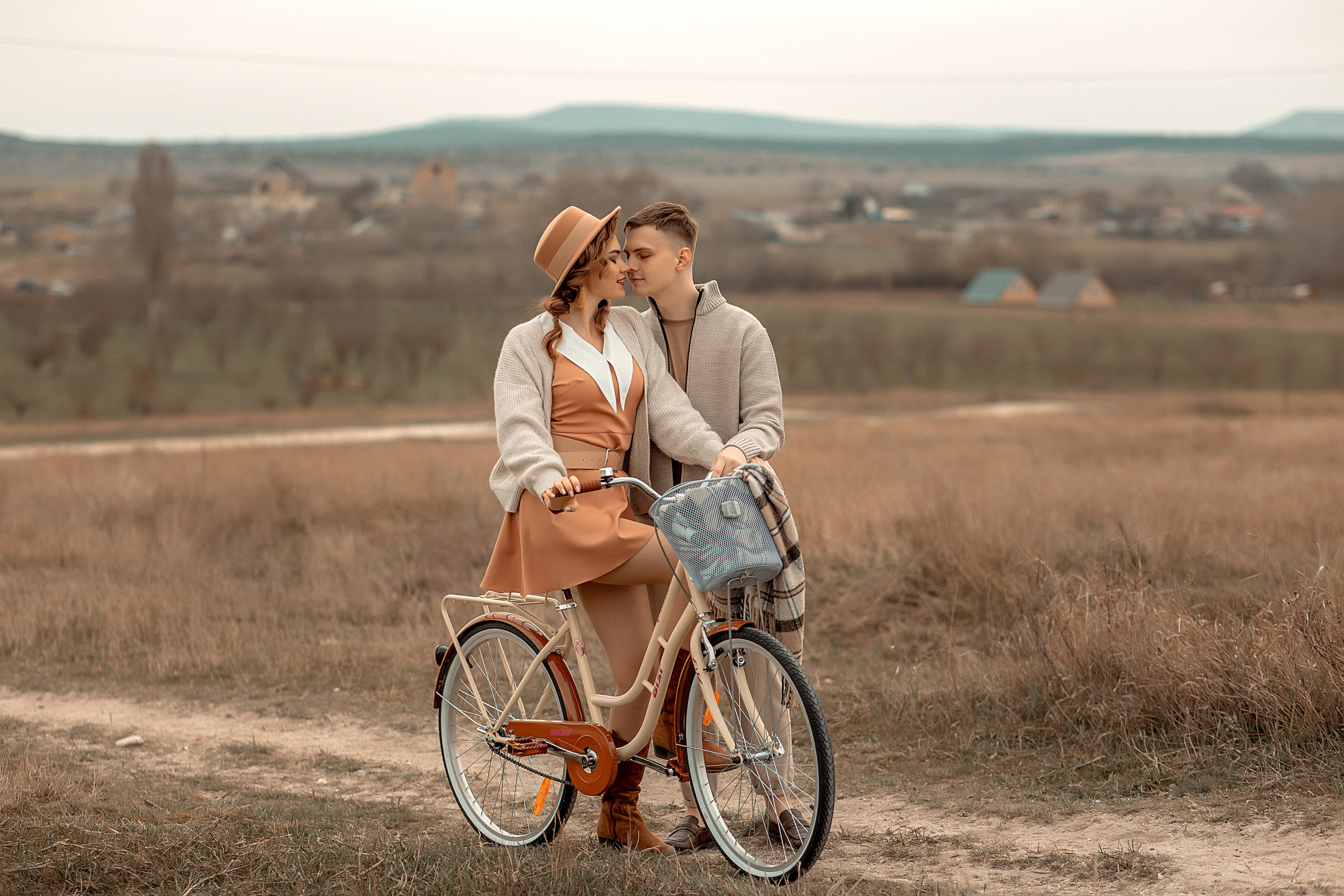 Выездные фотосессии. Съемка для влюбленных. Фотограф-стилист Крым Прокат одежды в Крыму. Фотосессии в Крыму