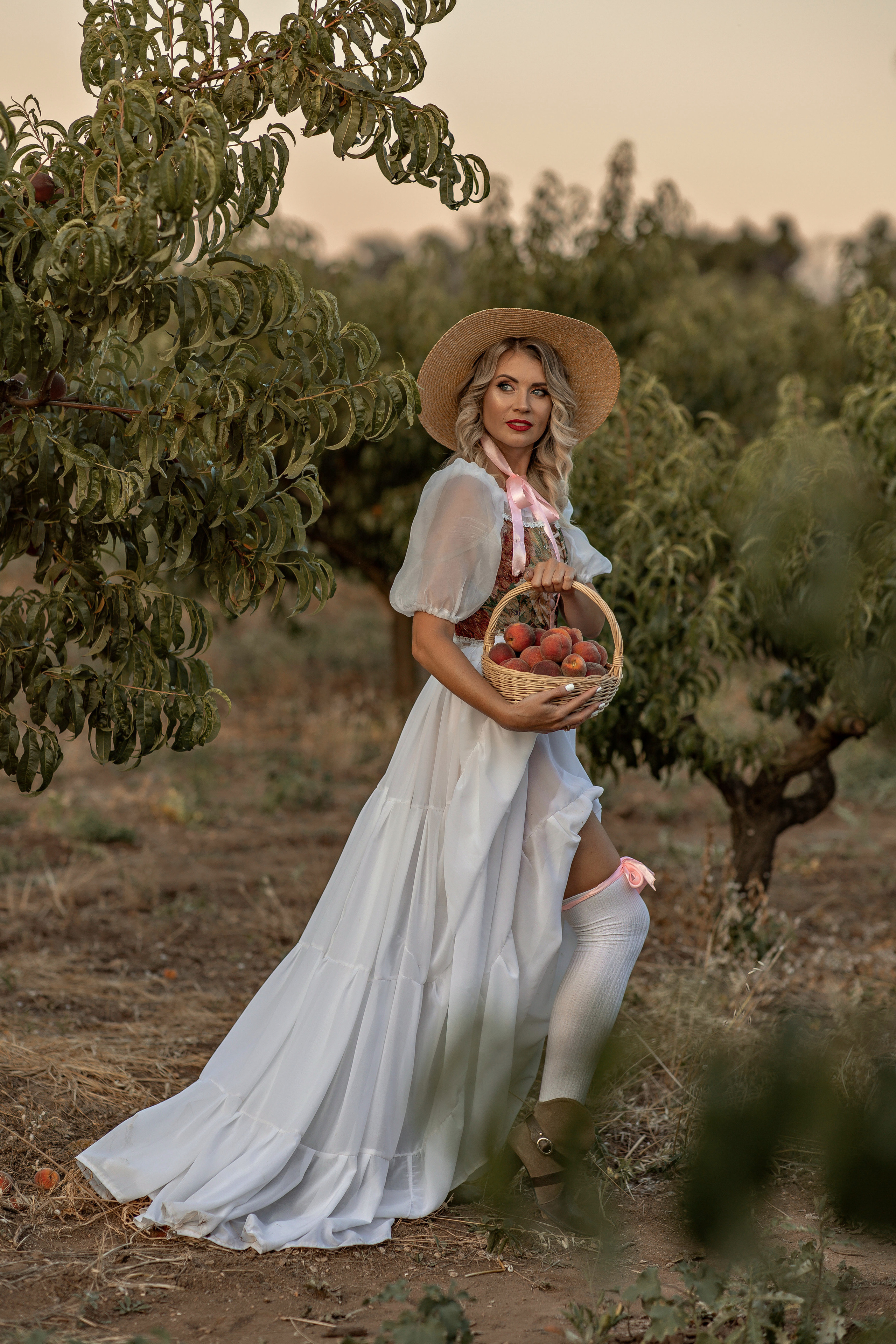 Фотосессия тематическая с идеей. Фотограф-стилист Крым Прокат одежды в Крыму. Фотосессии в Крыму