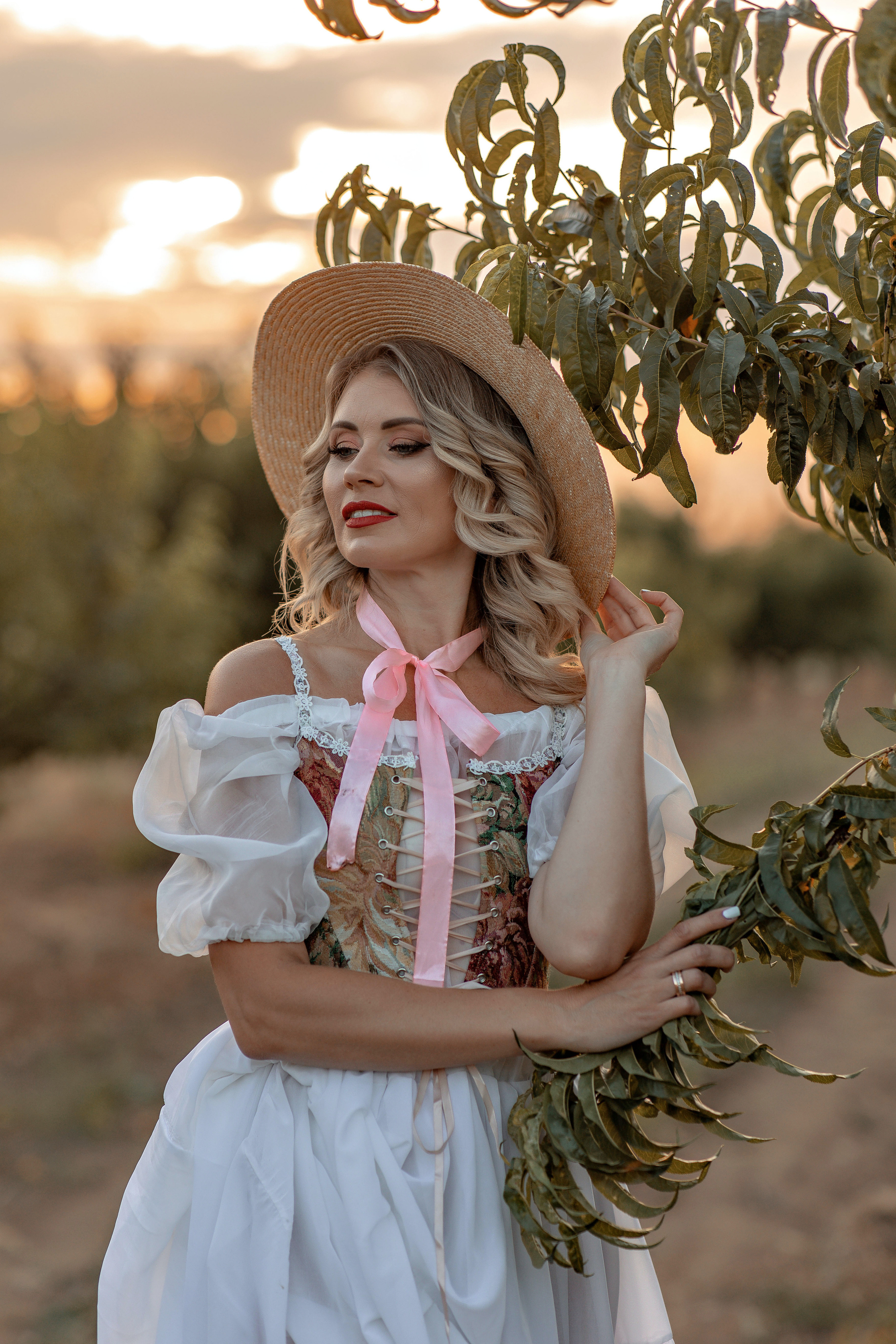 Фотосессия тематическая с идеей. Фотограф-стилист Крым Прокат одежды в Крыму. Фотосессии в Крыму