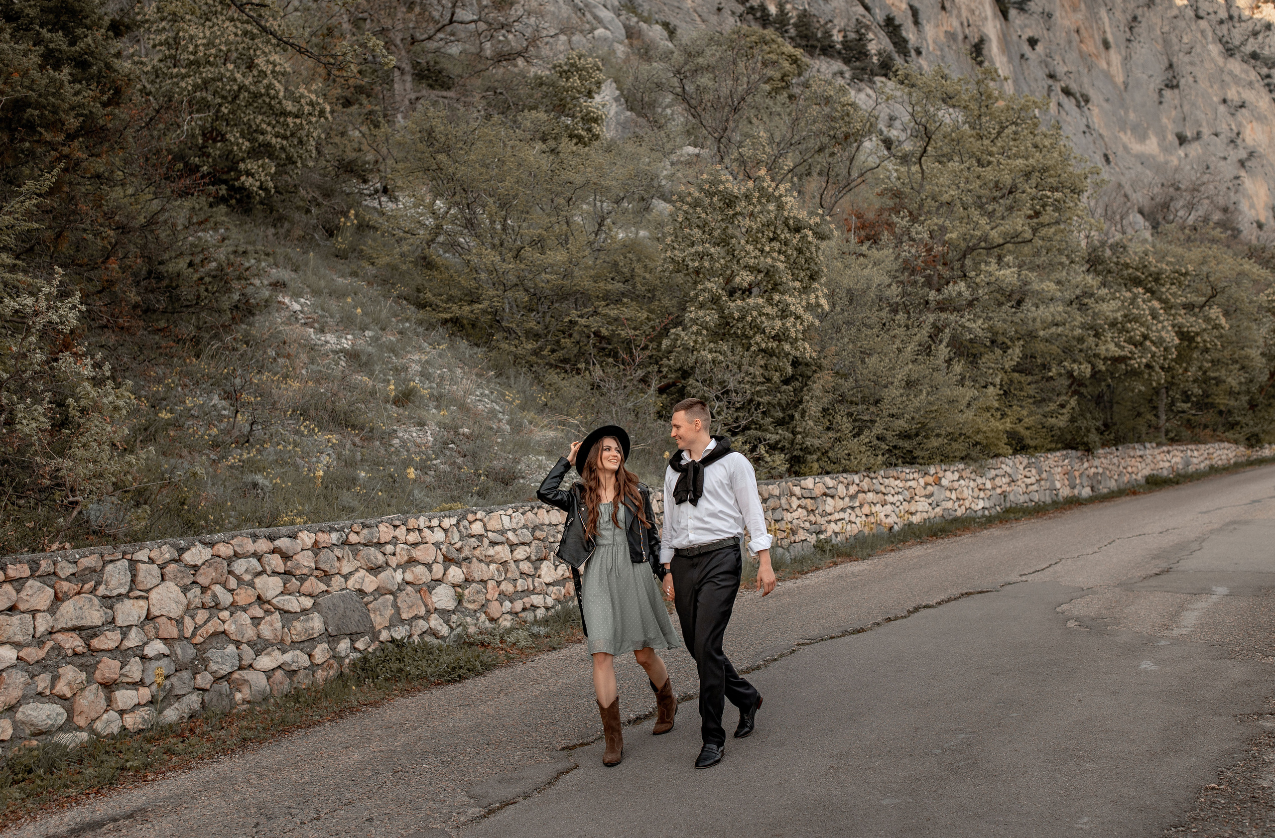 Выездные фотосессии. Съемка для влюбленных. Фотограф-стилист Крым Прокат одежды в Крыму. Фотосессии в Крыму