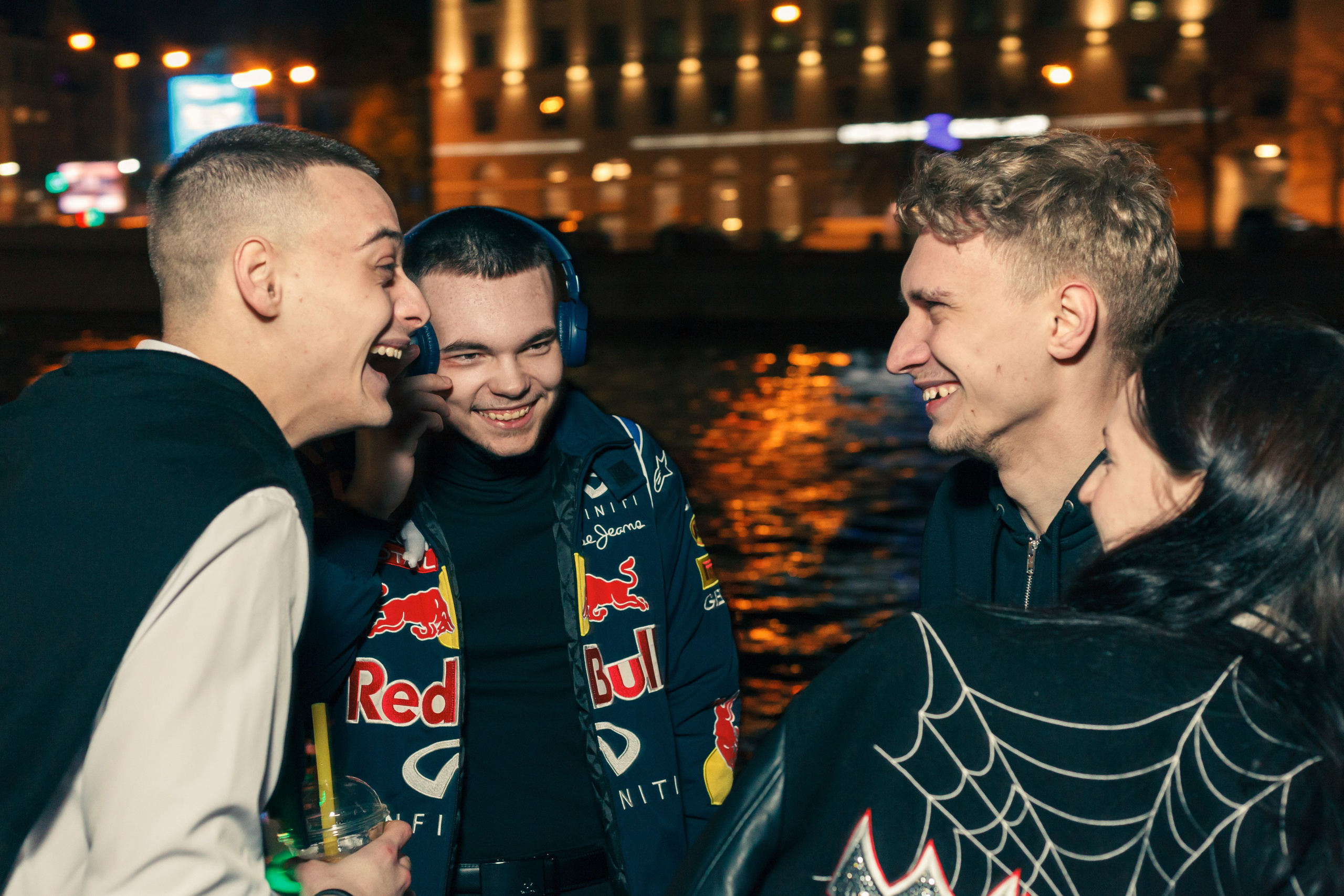 Зеркало ночного города. Фотограф в Санкт — Петербурге Валерий Гаухман