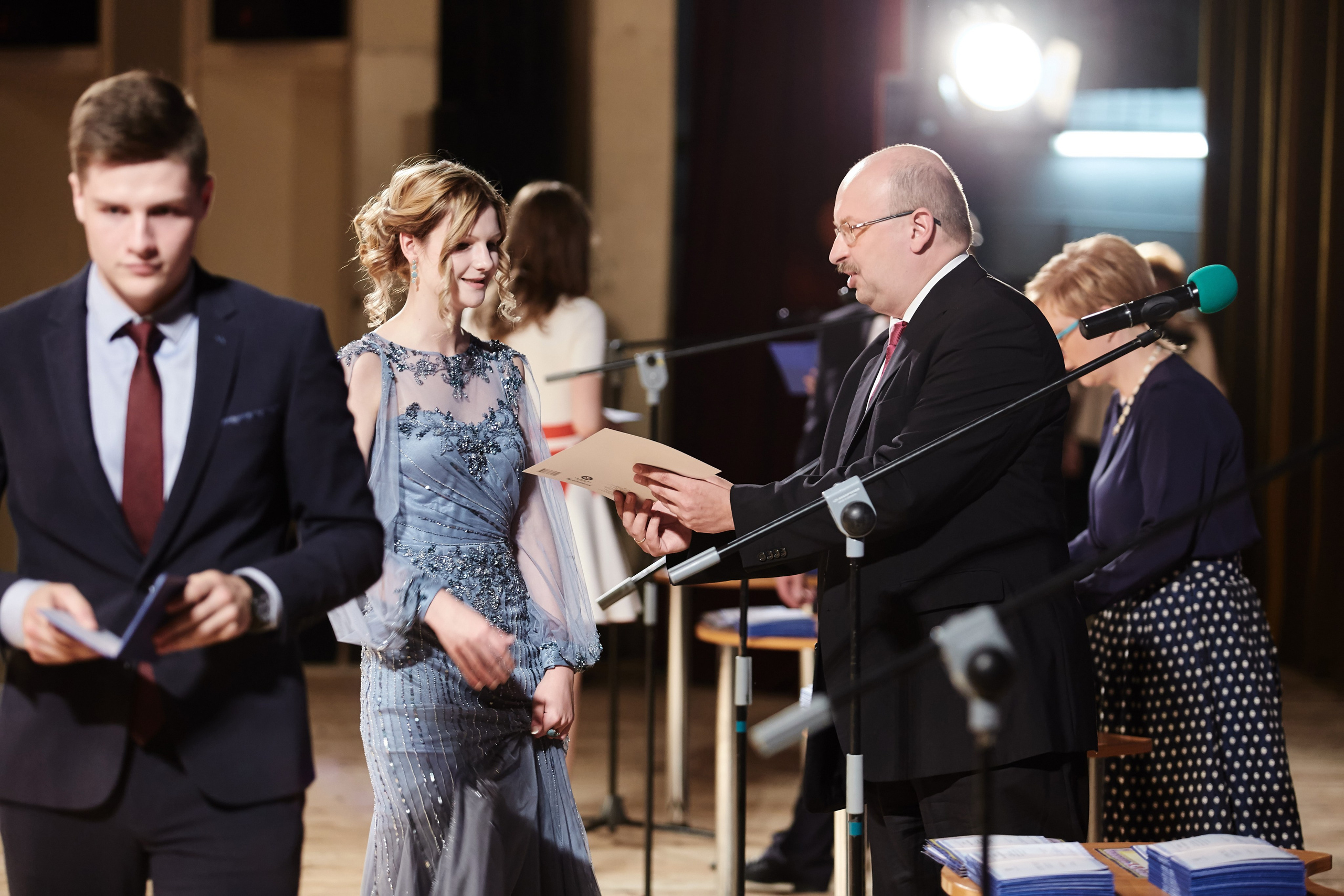 Фотосъёмка вручения школьных аттестатов в Санкт-Петербурге. Фотограф на праздник, корпоратив, День Рождения и Юбилей в г. Санкт-Петербурге Алексей Анкушев