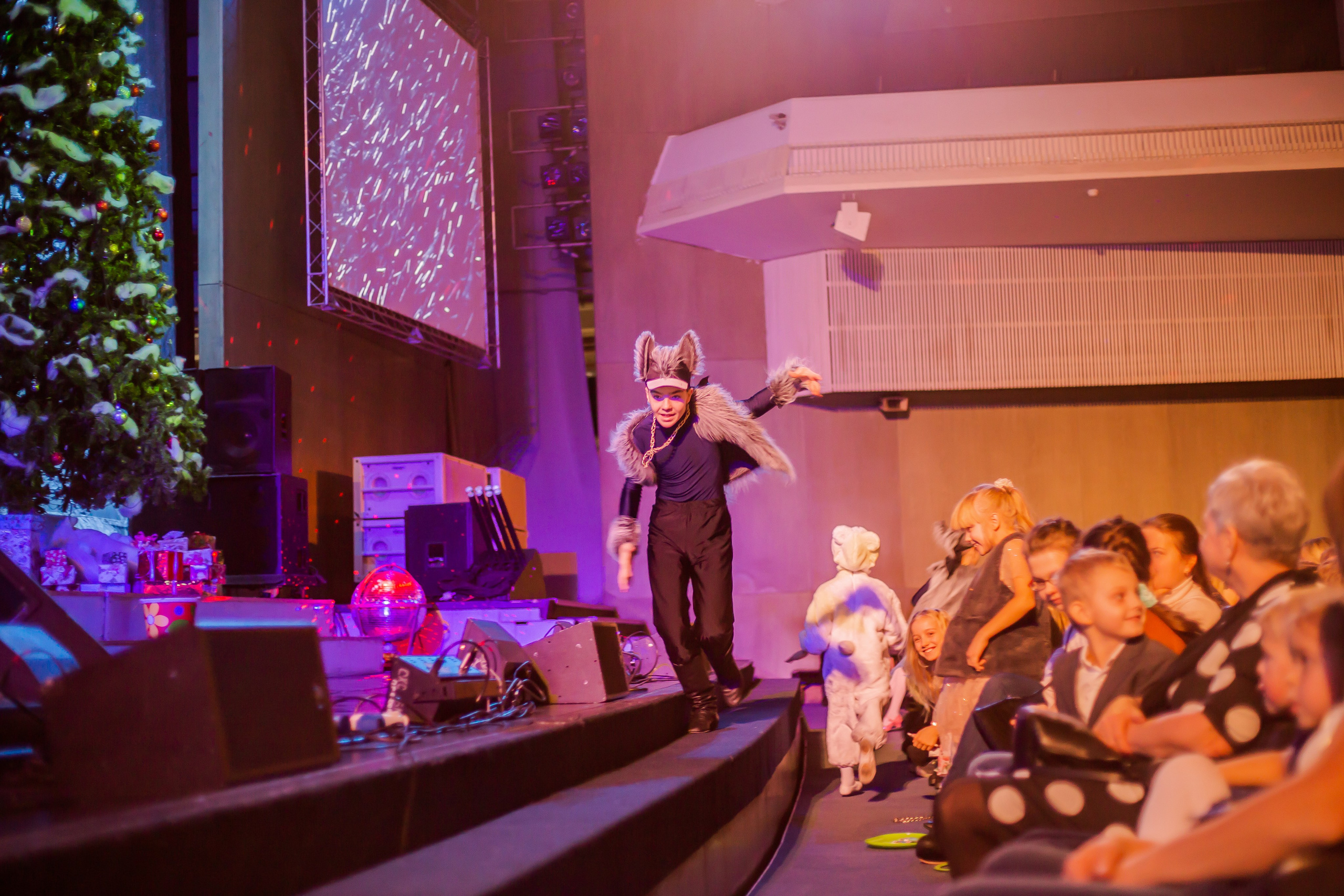 Репортаж — детская елка в БКЗ. Свадебный и семейный фотограф в Санкт-Петербурге Макеева Наталья