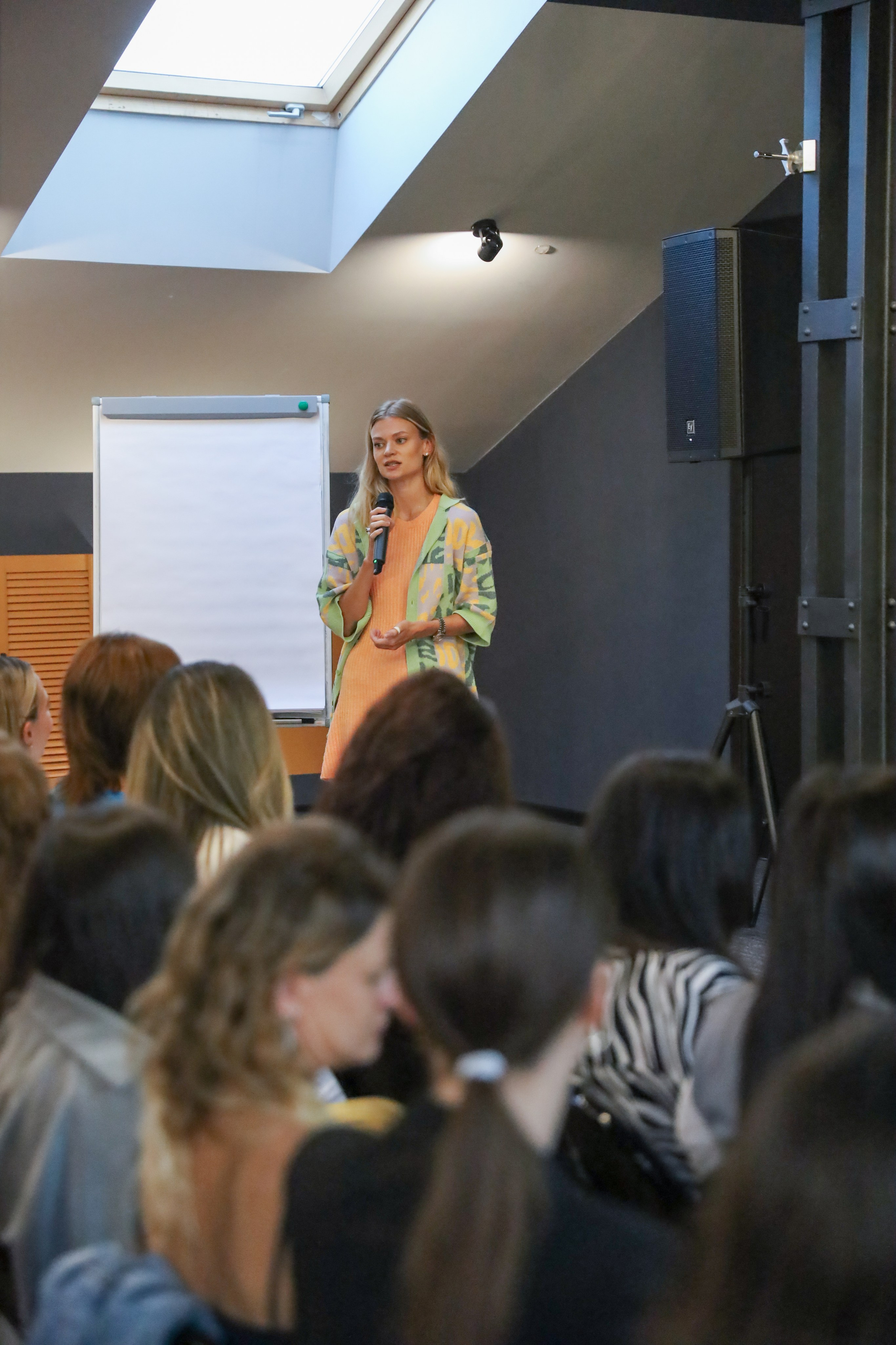 ТРАНСФОРМАЦИОННОЕ ШОУ АННЫ НОВИКОВОЙ 2023. Фотограф мероприятий Ирина Каширина