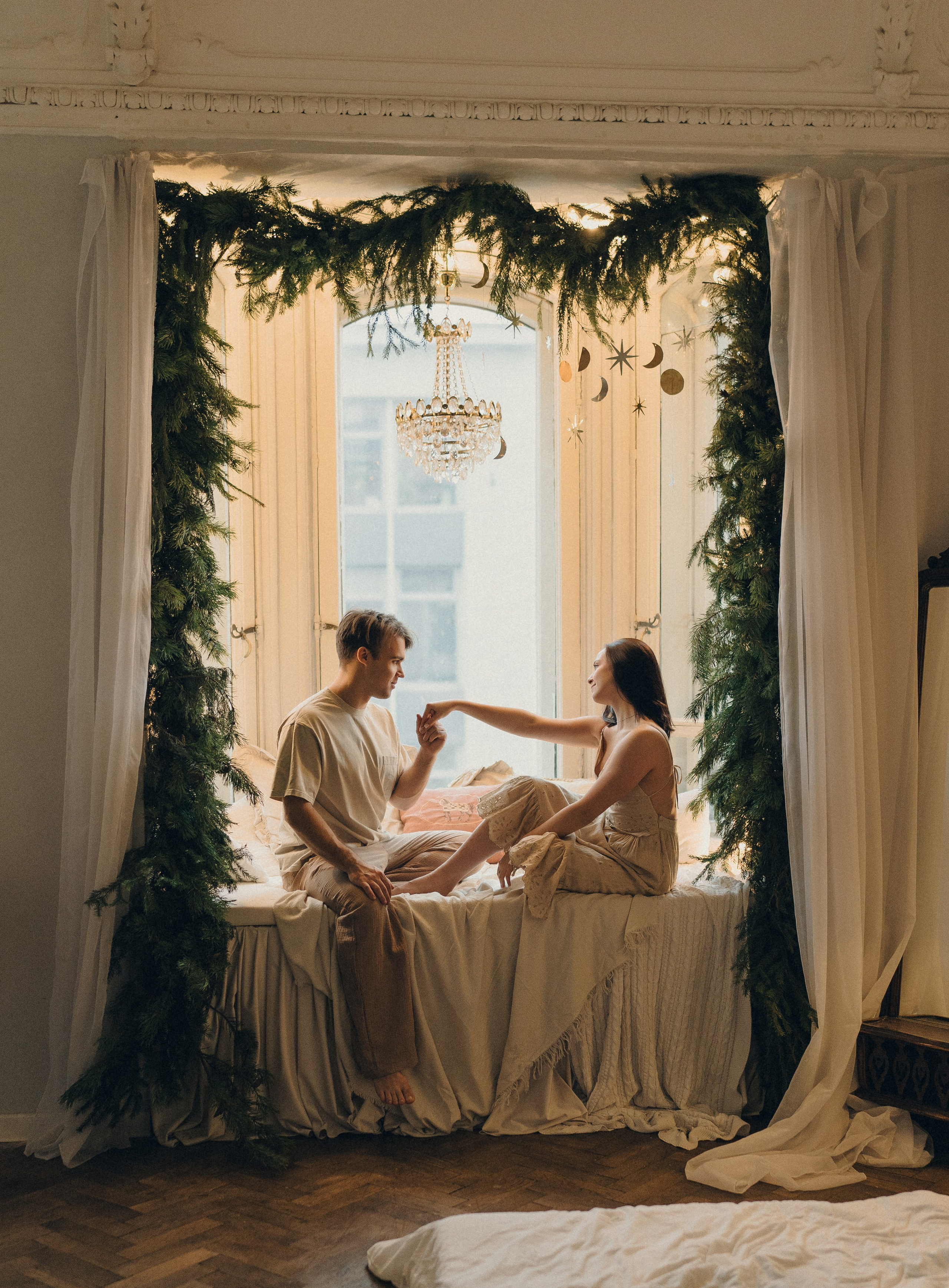 Парная фотосессия в студии. Новогодняя парная фотосессия в квартире.