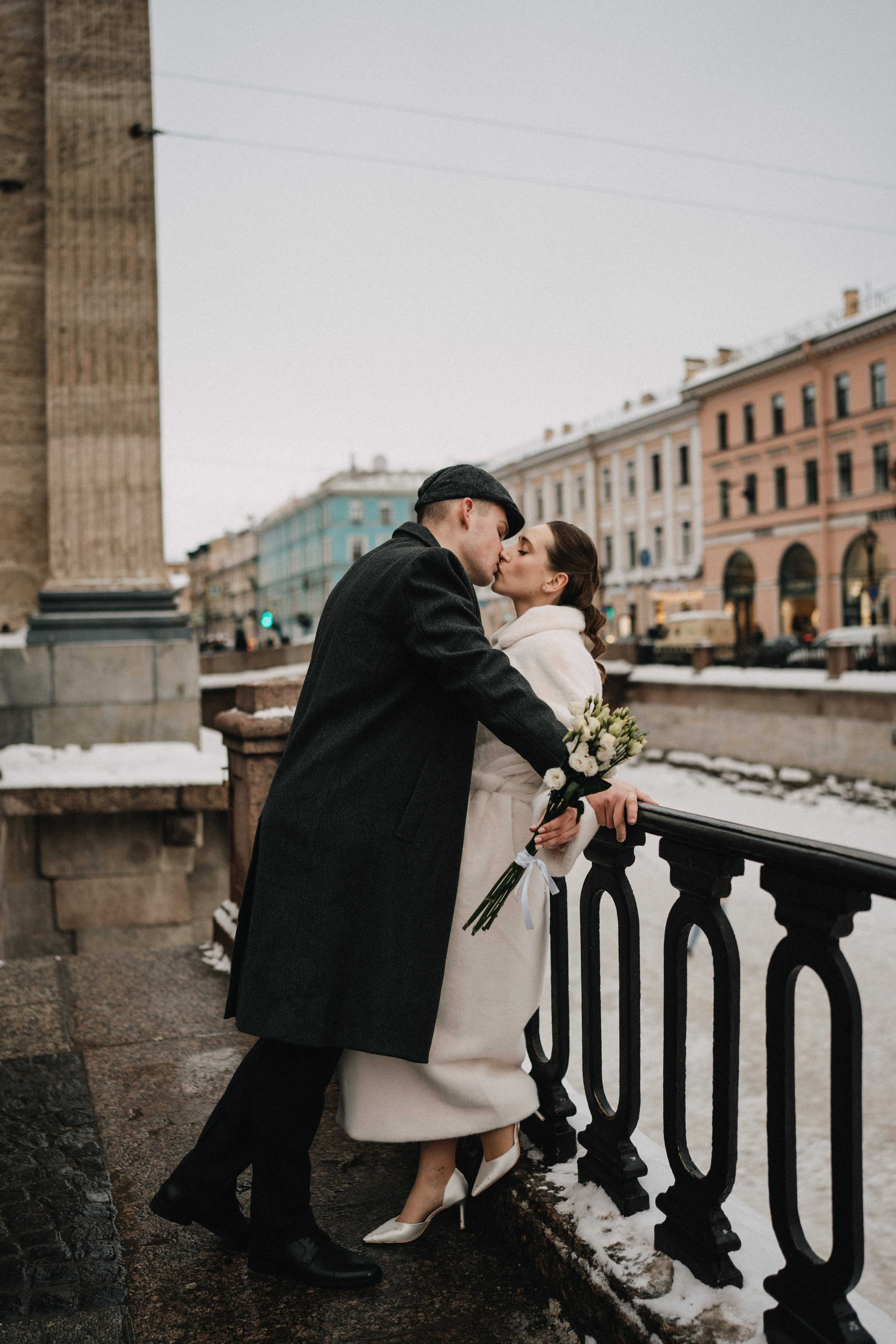 Свадебная фотосессия в Санкт-Петербурге. Федосова Елизавета - свадебный фотограф СПб. Фотосессия Казанский собор.