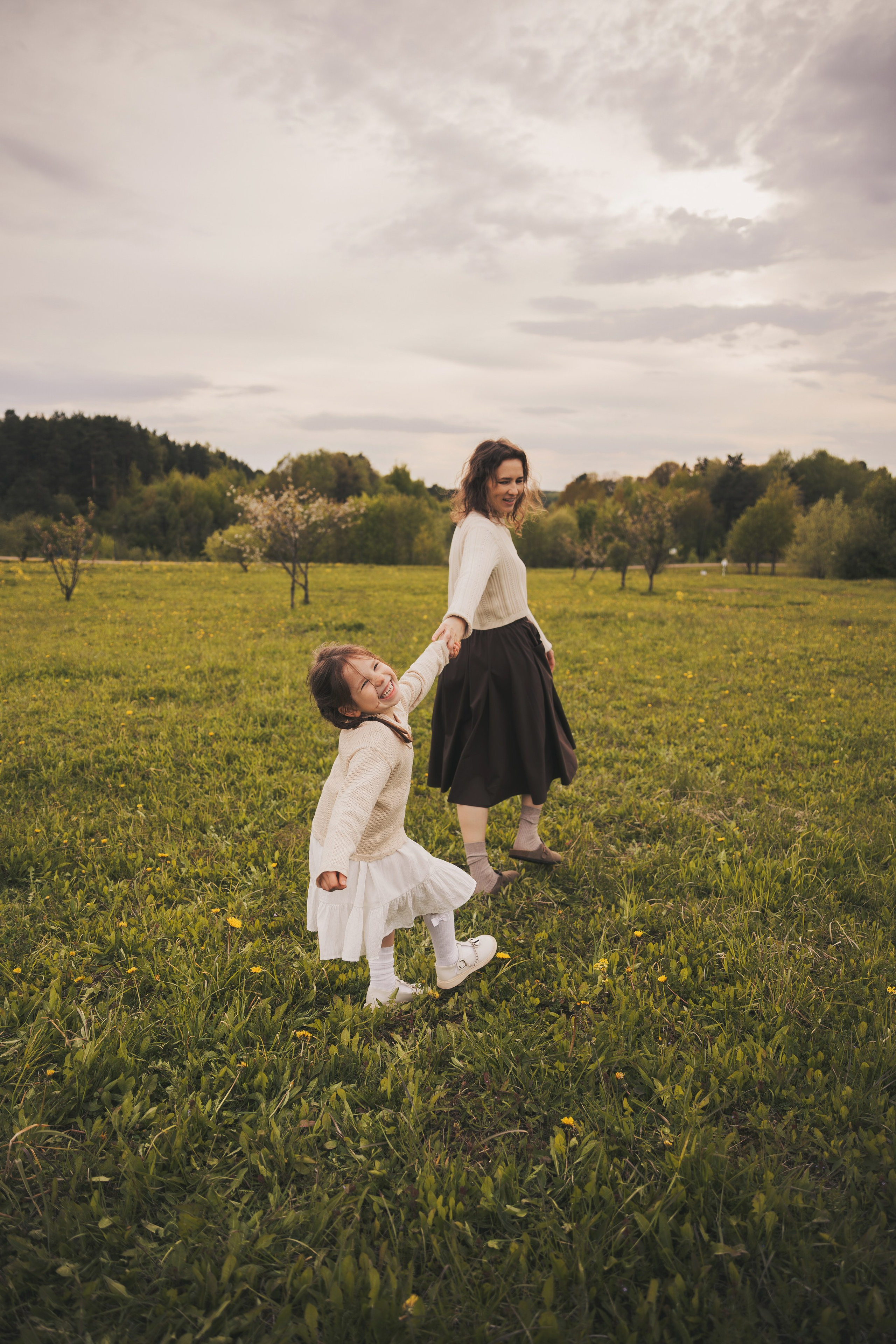 Фотосессия мамы с детьми в парке. Семейный и женский фотограф в Москве Надежда Воробьева
