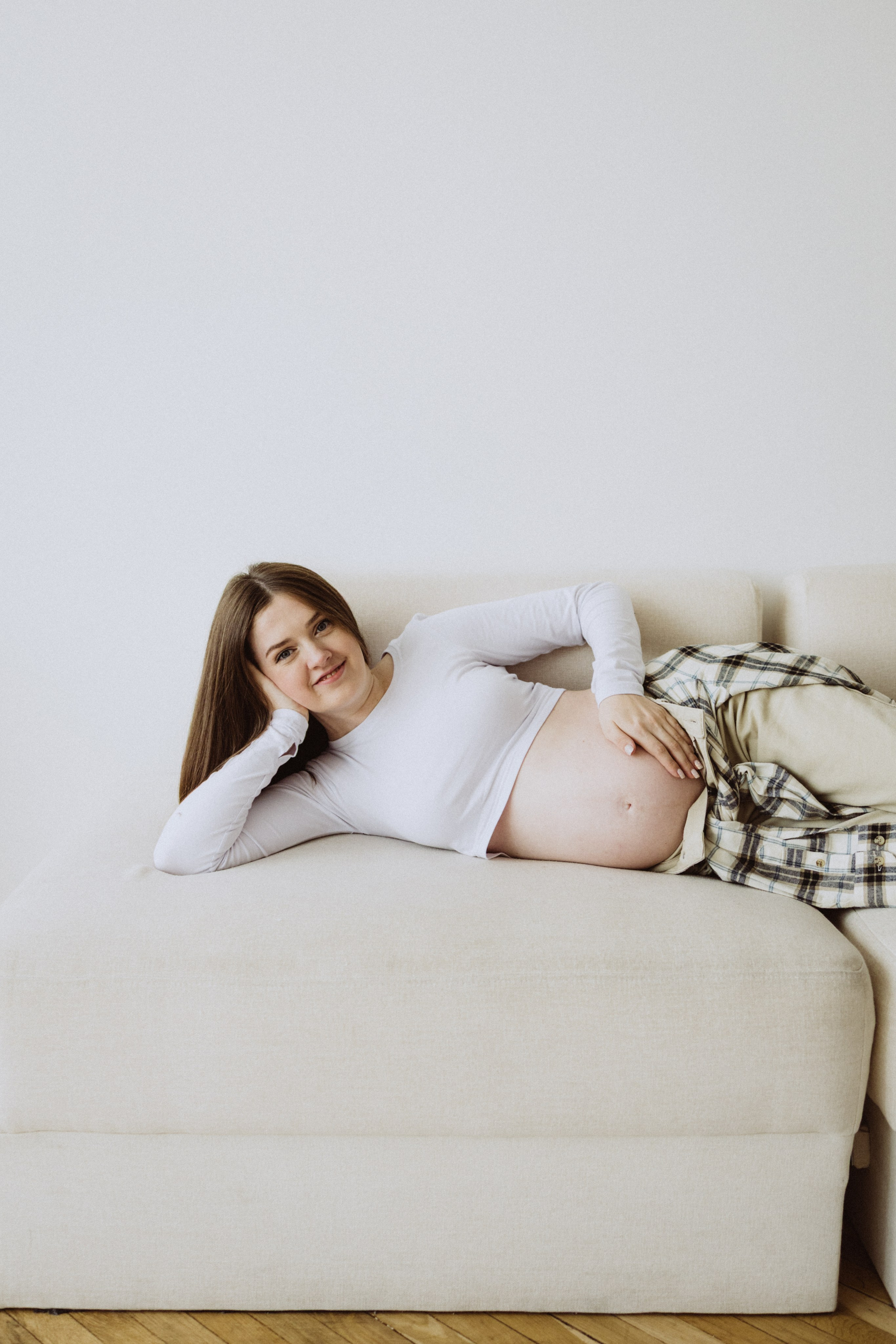 Фотосъемка беременности в студии. Семейный фотограф в Минске — Алина Тиханович