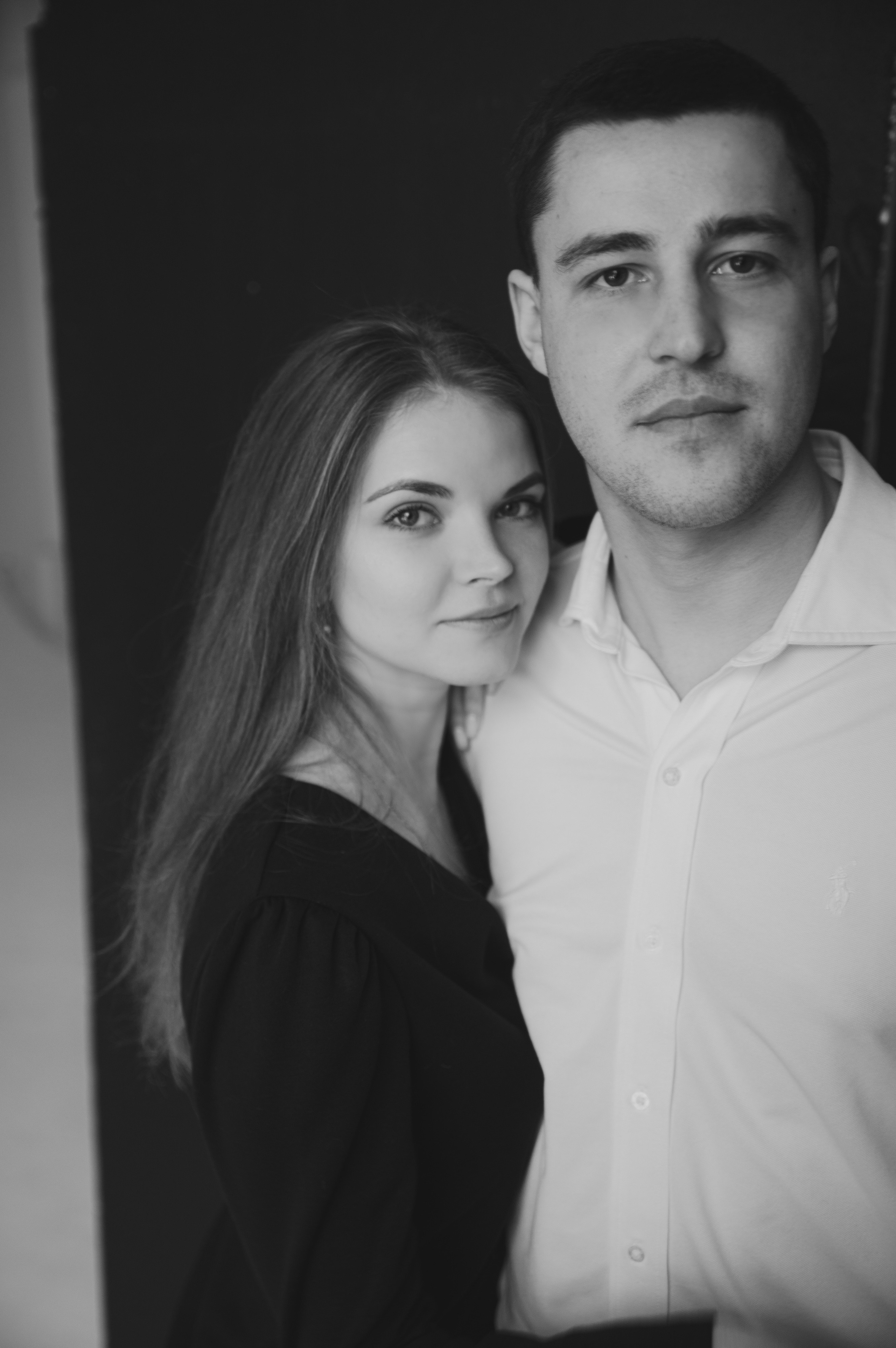 Предсвадебная лавстори в студии в Москве. Свадебный и портретный фотограф в Москве Жердев Даниил