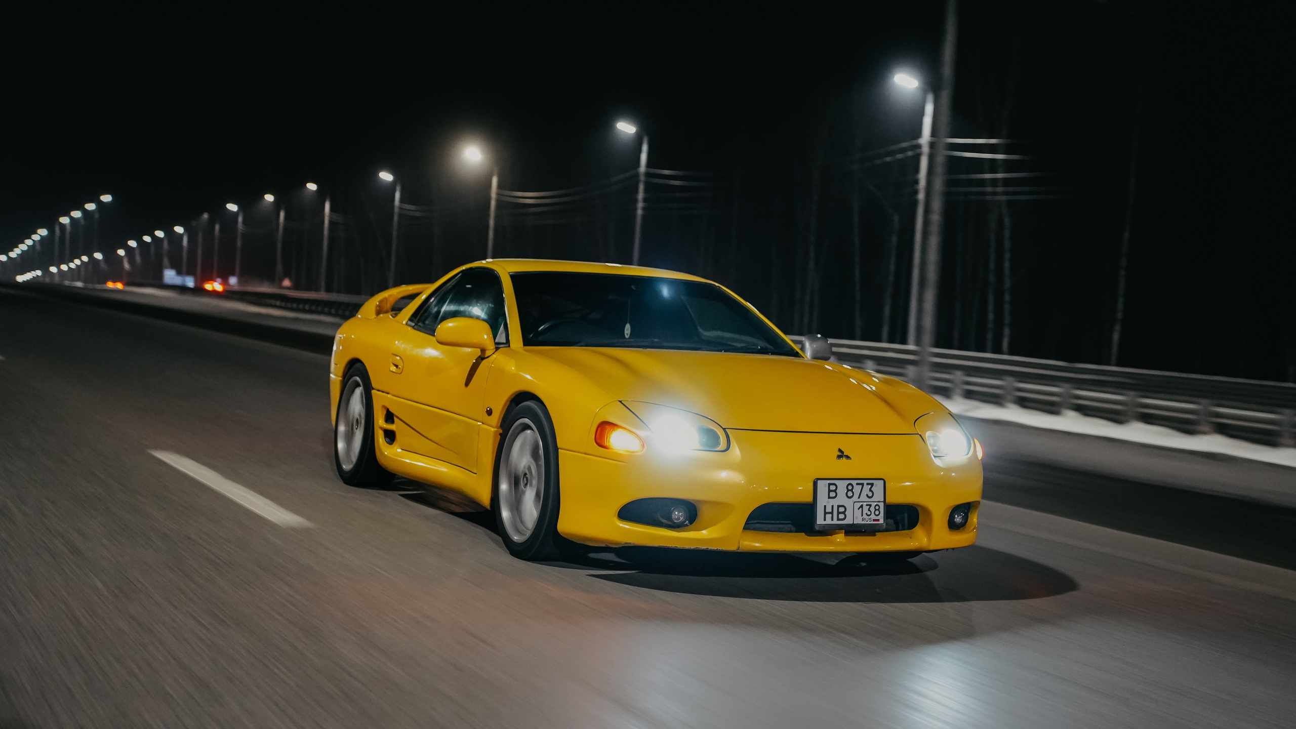 Mitsubishi GTO 25'. Фотограф, видеограф и пилот дрона на Байкале