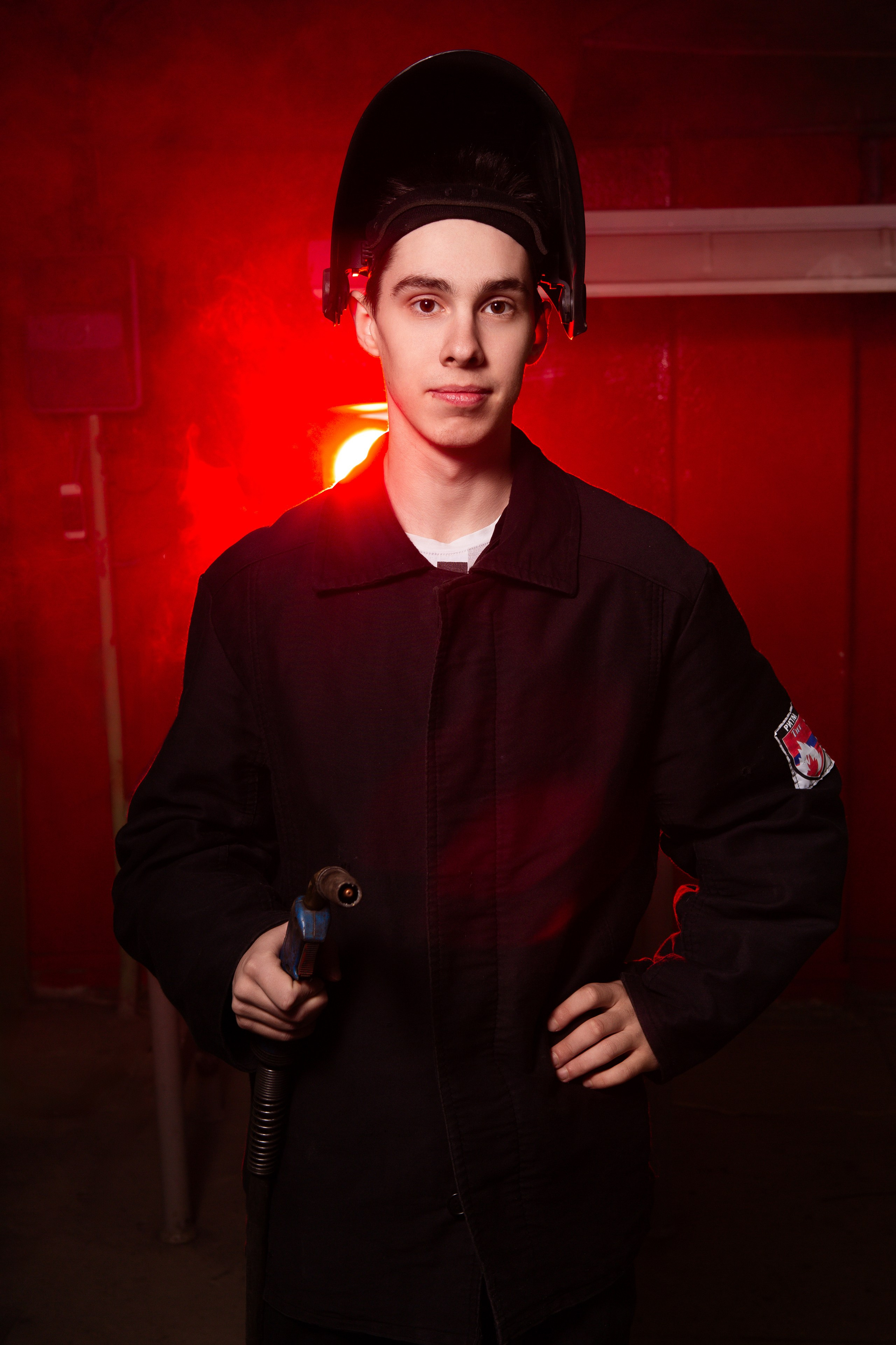 Портретная Фотосессия в Цеху для Выпускников Сварщиков | Твой Альбом Мценск. ТВОЙ АЛЬБОМ / ТВОИ ПРАВИЛА