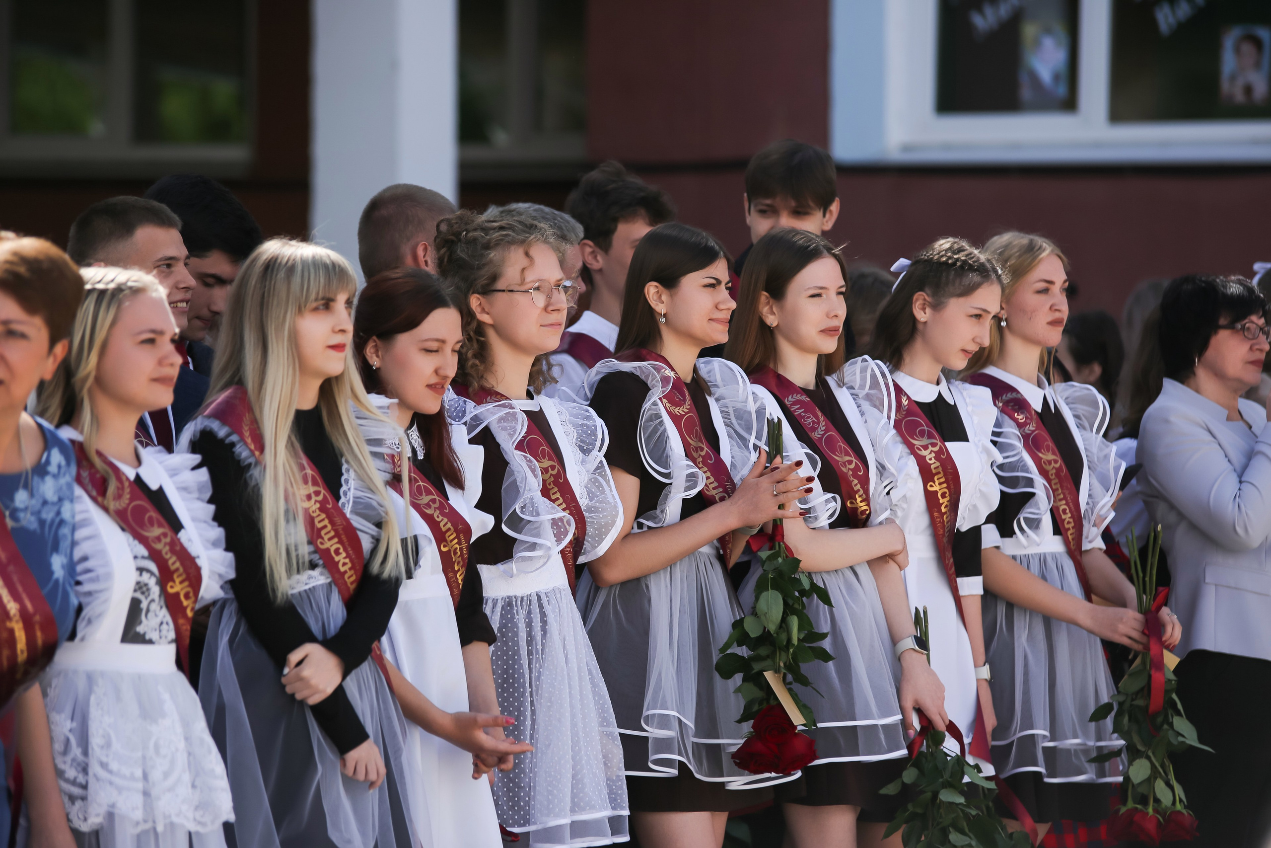 ЛИНЕЙКА «ПОСЛЕДНИЙ ЗВОНОК» 9 ШКОЛА 2024 г МЦЕНСК. ТВОЙ АЛЬБОМ / ТВОИ ПРАВИЛА