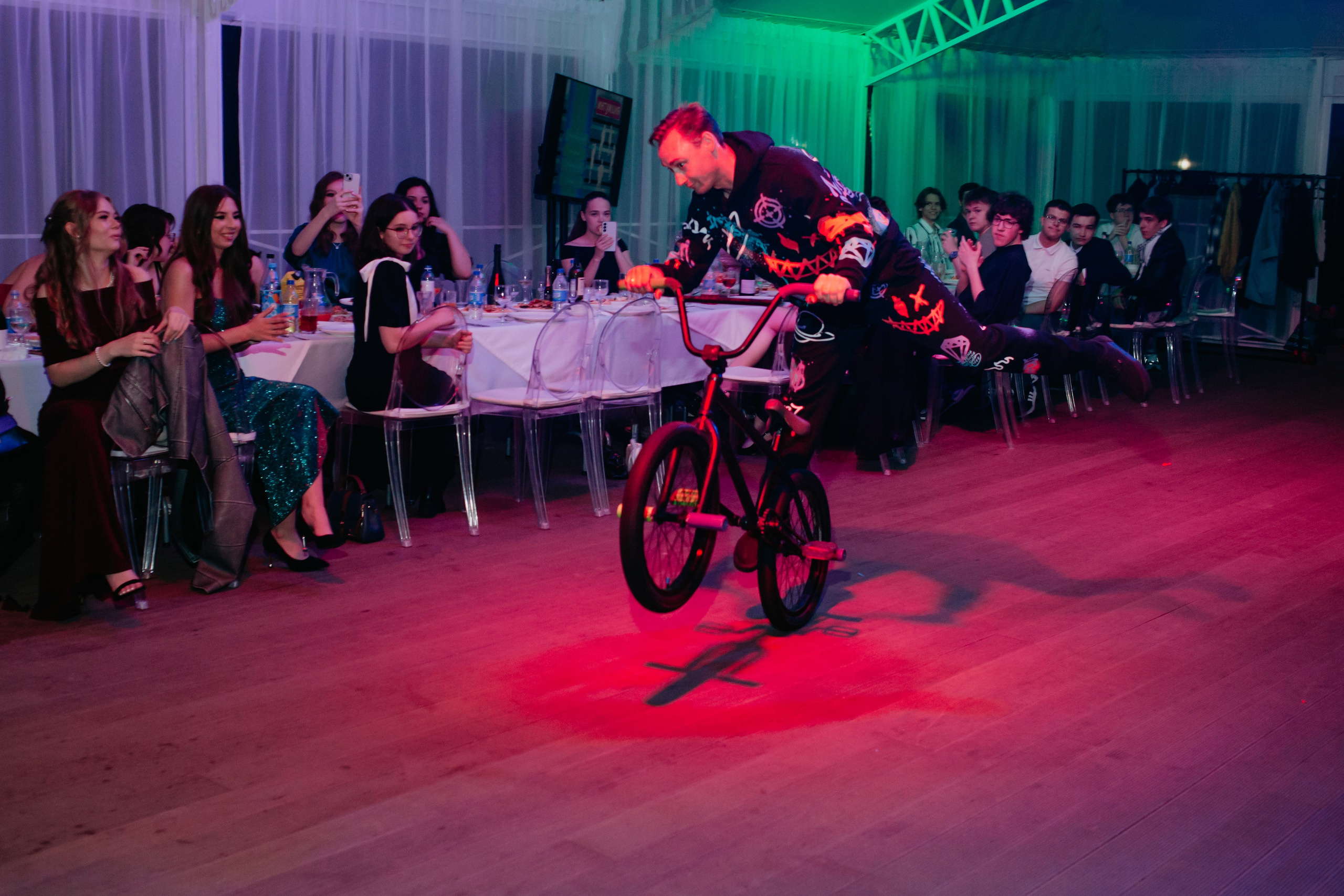 Выпускной 2025 (41 школа) 11 класс. Фотограф в Челябинске Ополихина Анна