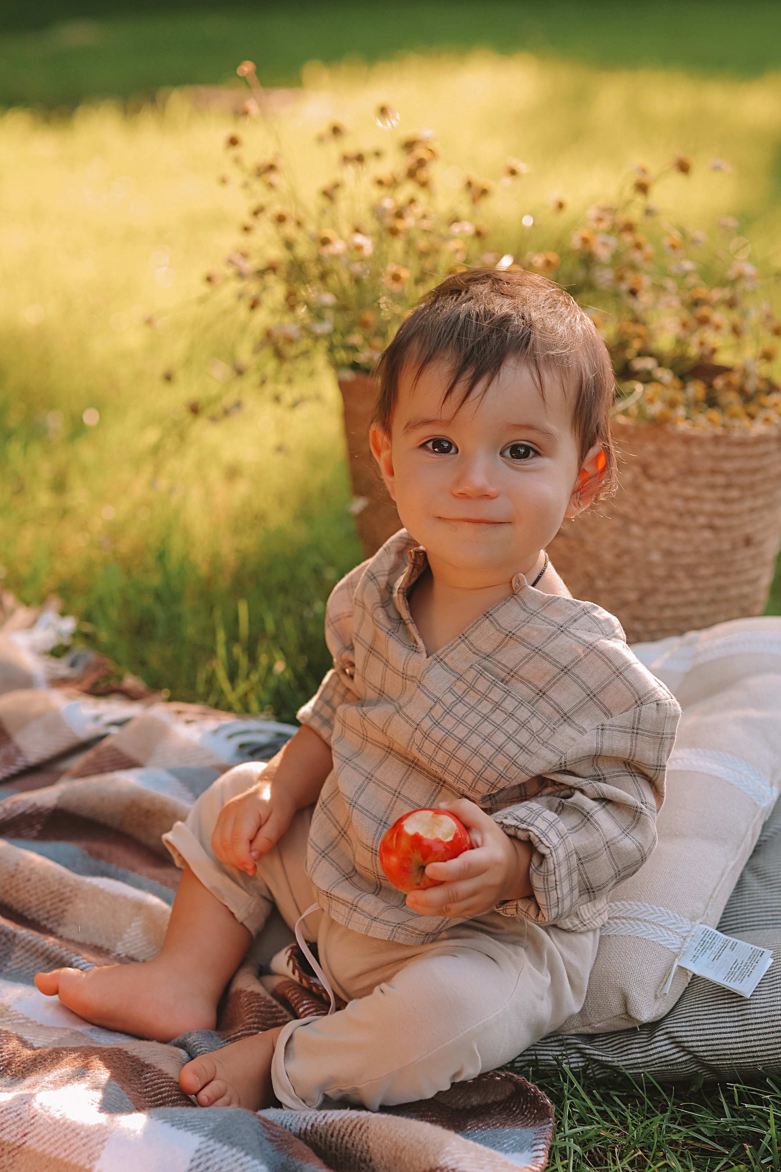 Стирка у дома. Семейный фотограф Тюмень, фотограф на роды Салмина Мария