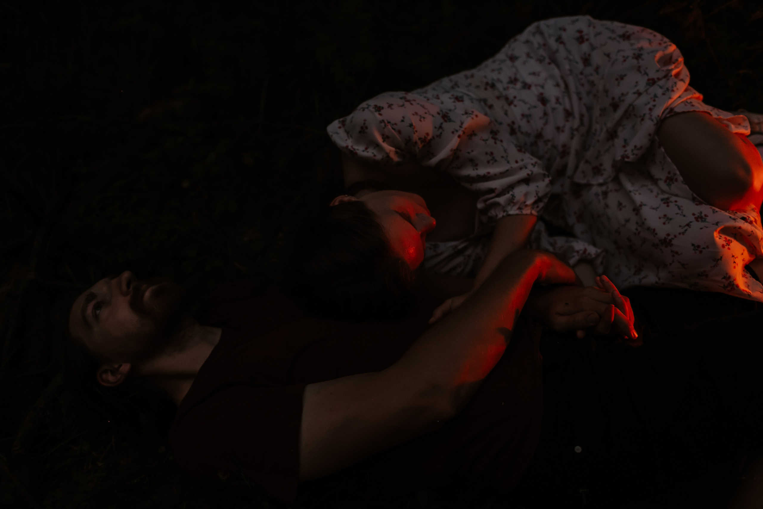 Атмосферная съемка Маши и Лёши в лесу наедине с природой. Свадебный и репортажный фотограф в Ярославле и Санкт-Петербурге Роман Микрюков