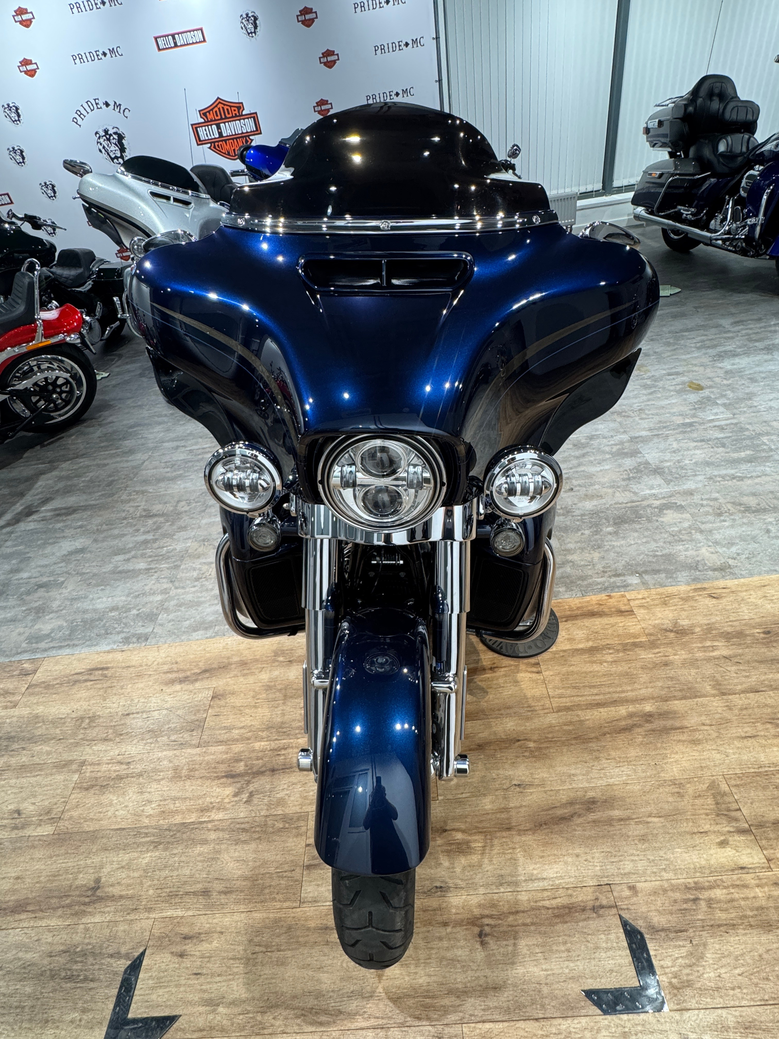 Мотоциклы Harley-Davidson 2018 HD CVO Ultra Limited 115 (Touring)  — купить мотоцикл. Hello Davidson, Москва. Только хорошие мотоциклы…